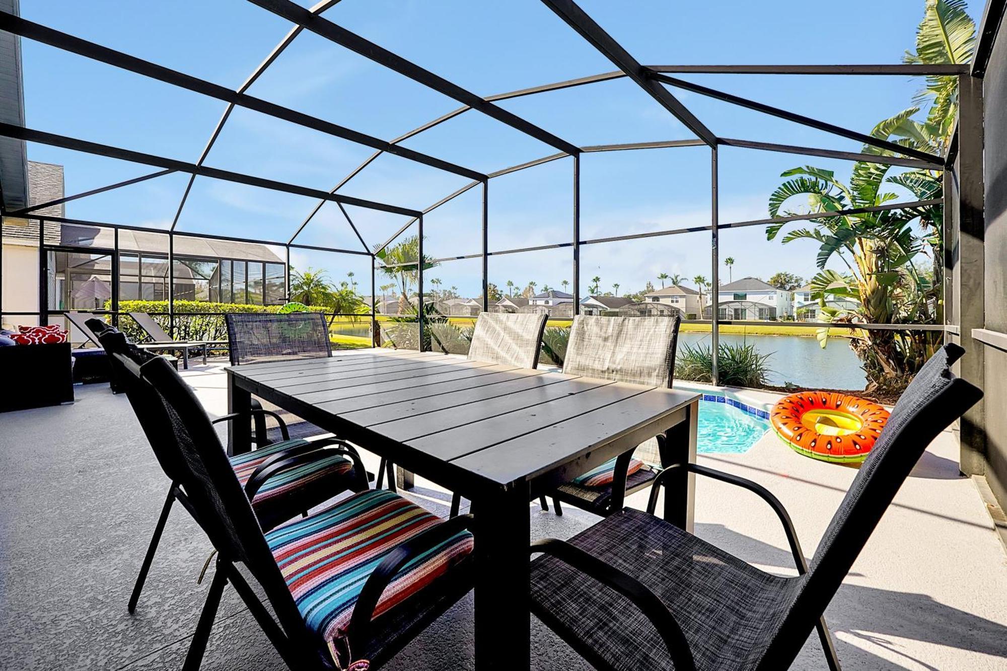 Holiday home Berkley Home: Pool, Lakefront & Near *