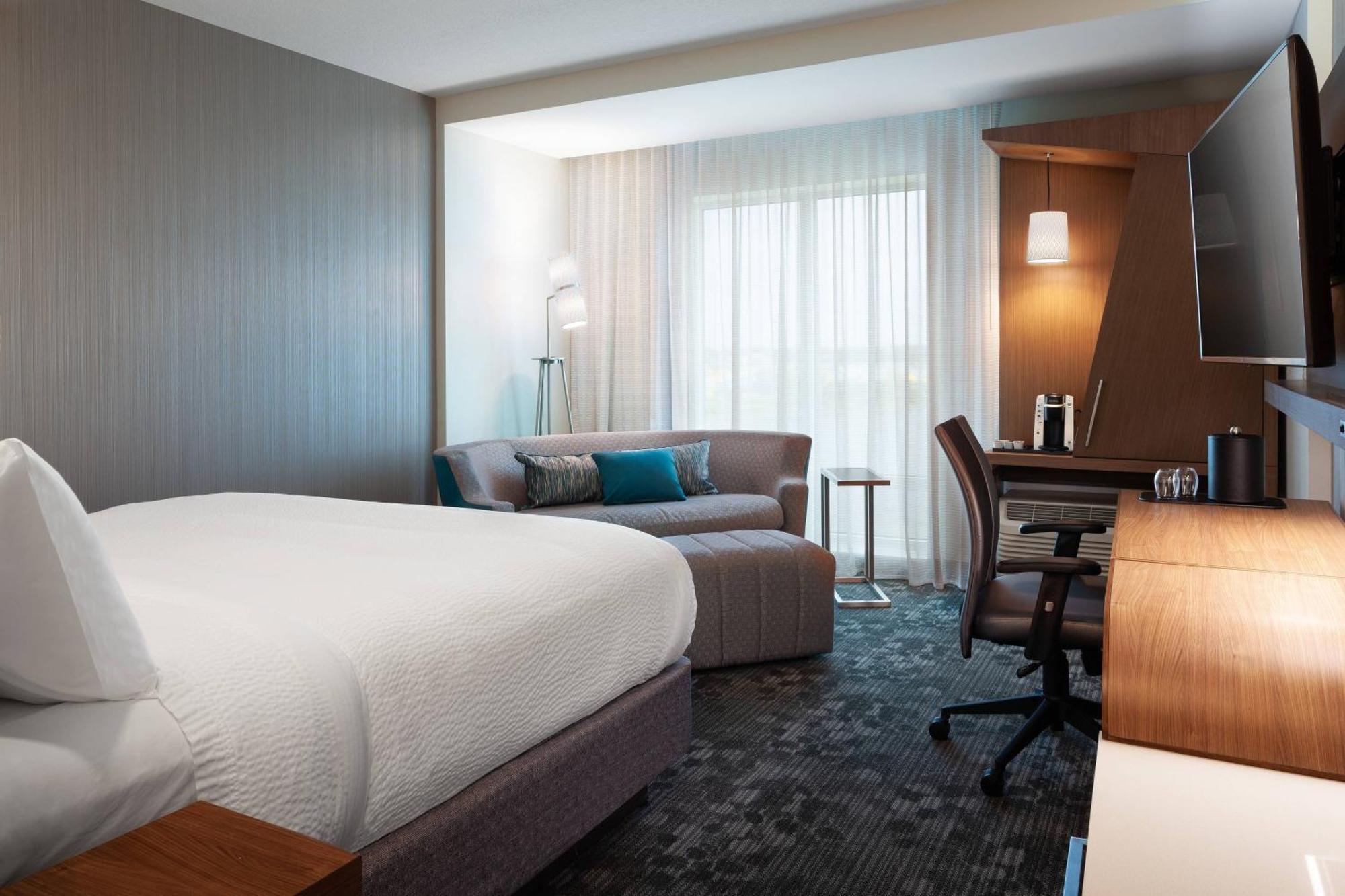 Hotel Courtyard By Marriott