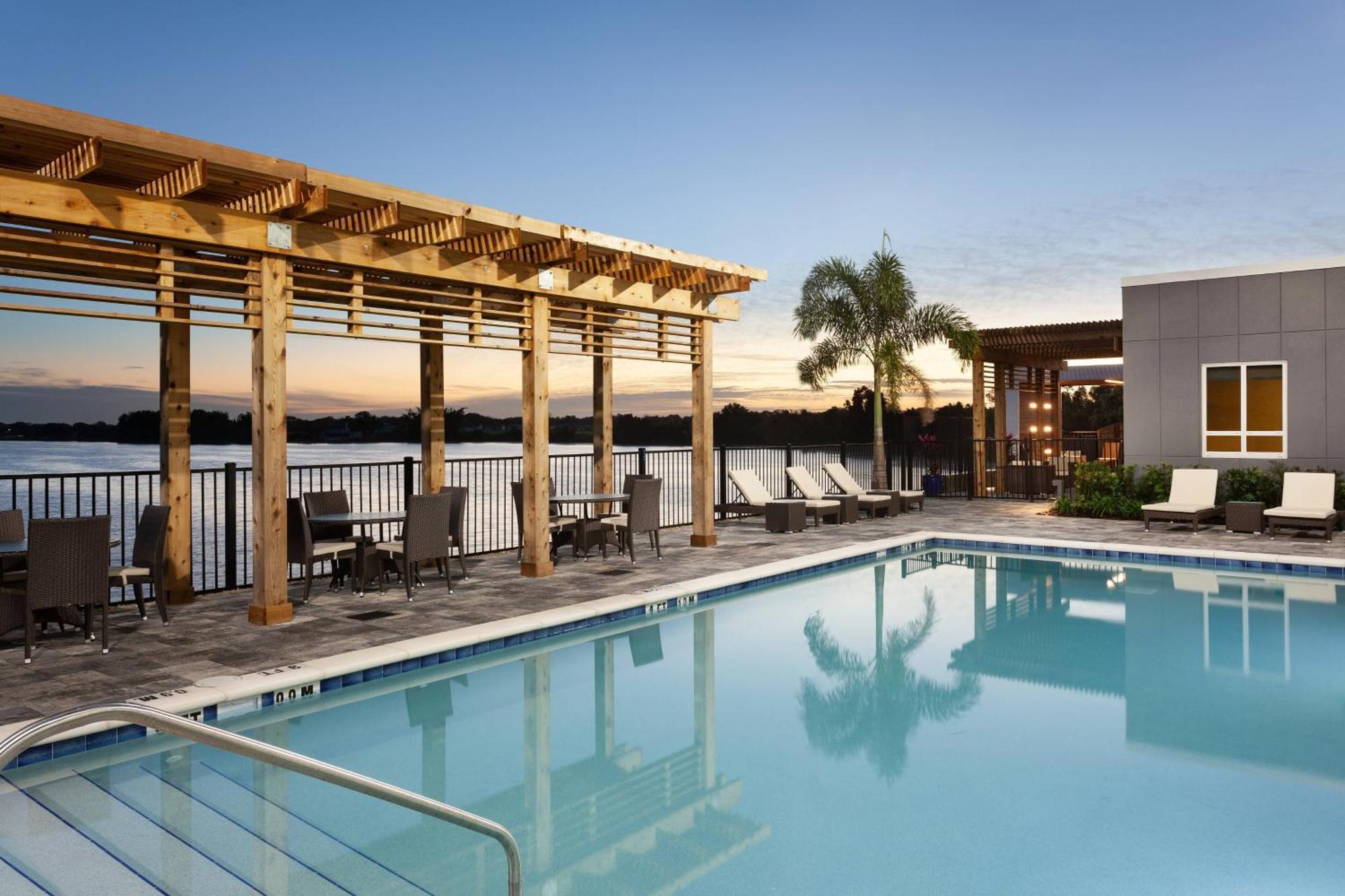 Courtyard By Marriott Winter Haven