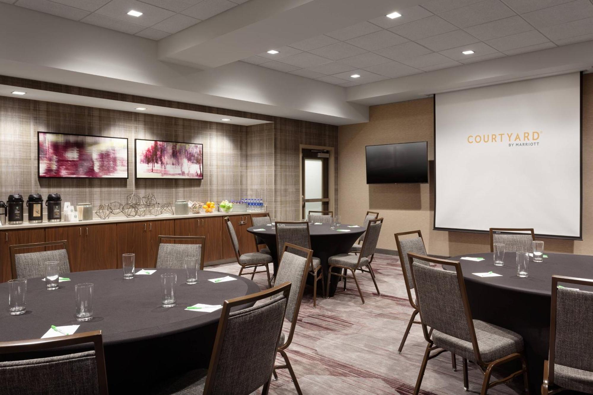 Courtyard By Marriott