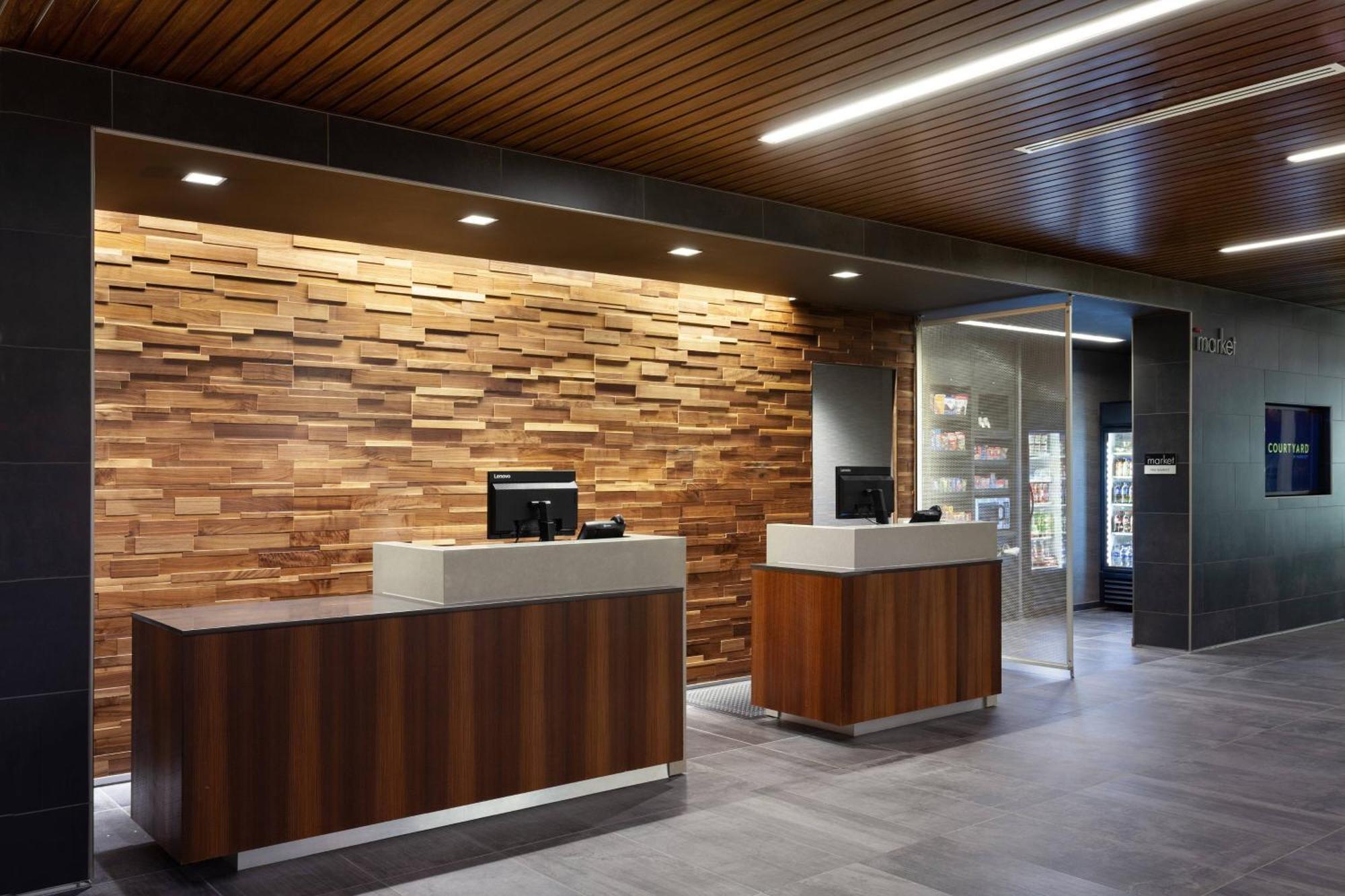 Courtyard By Marriott 3*
