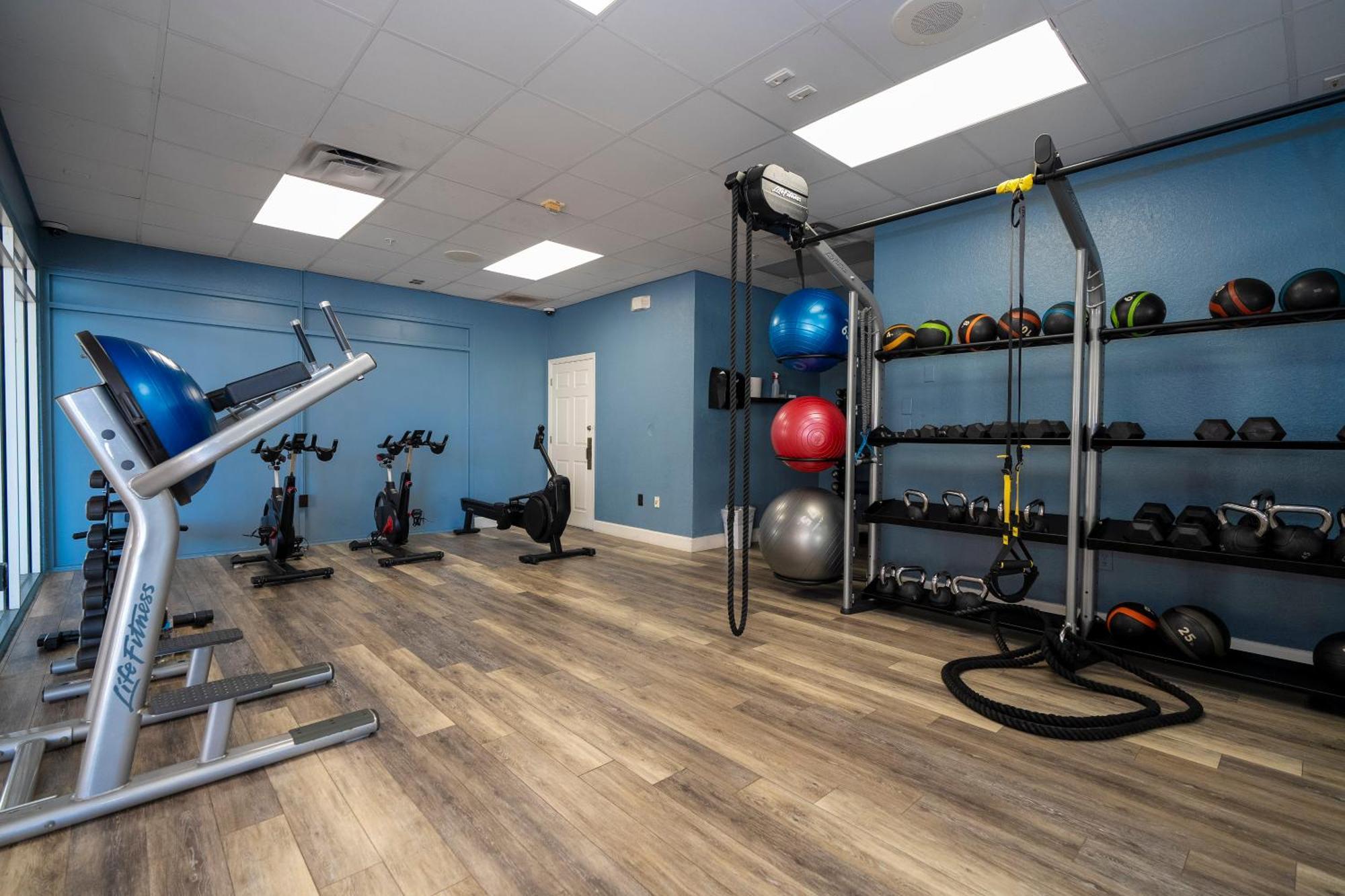 Brand New Near Apartment *