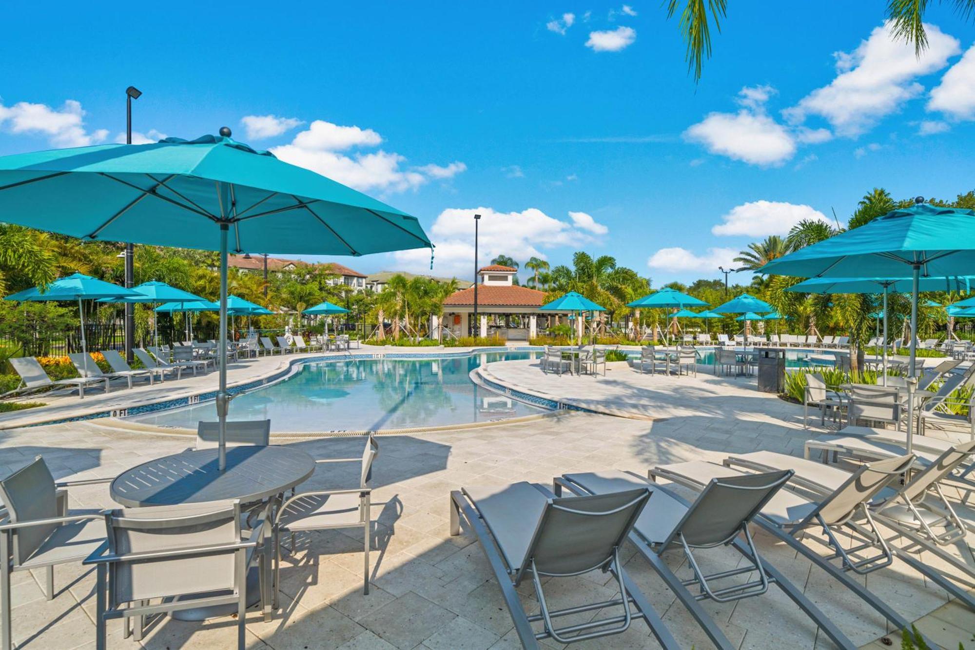 Newly Renovated Lakeview Vista Cay