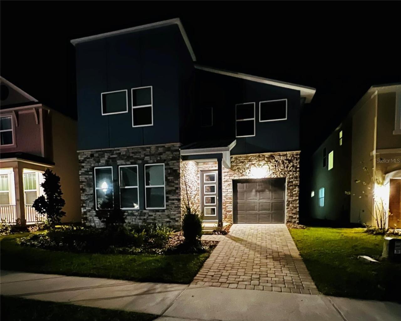 Exquisite Luxury With Pool Retreat - Solara - 8949 Holiday home