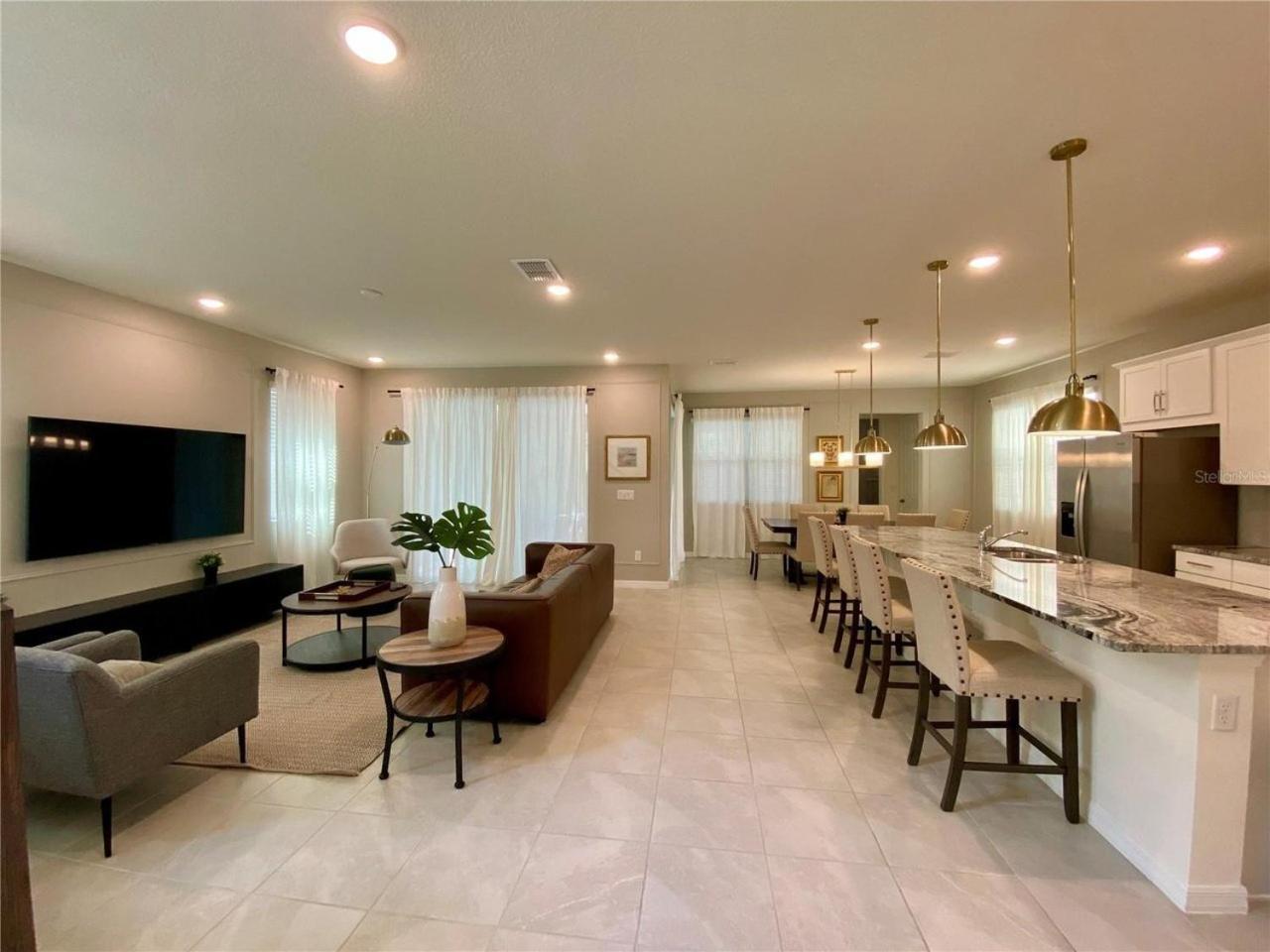 Exquisite Luxury With Pool Retreat - Solara - 8949 Kissimmee