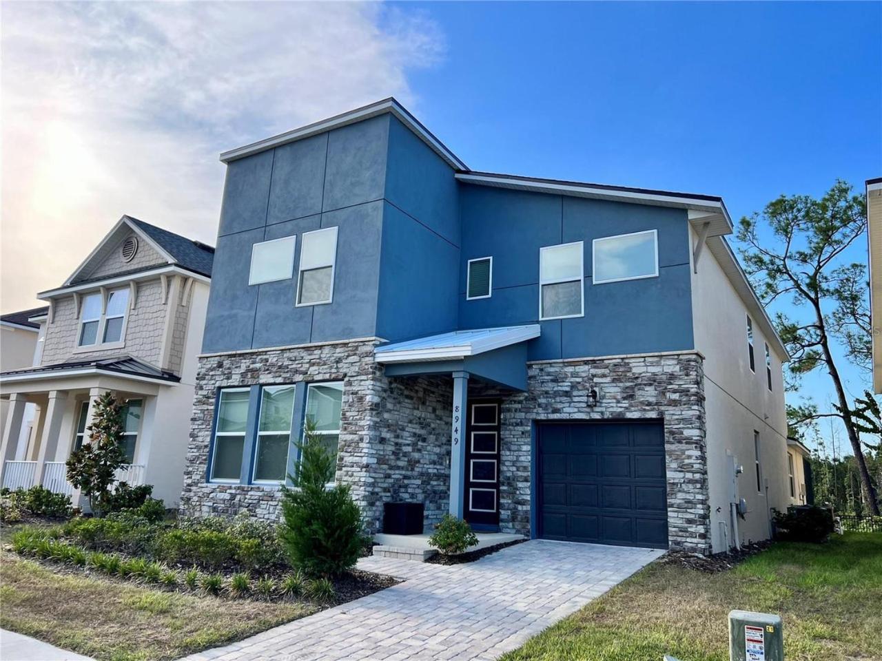 Exquisite Luxury With Pool Retreat - Solara - 8949