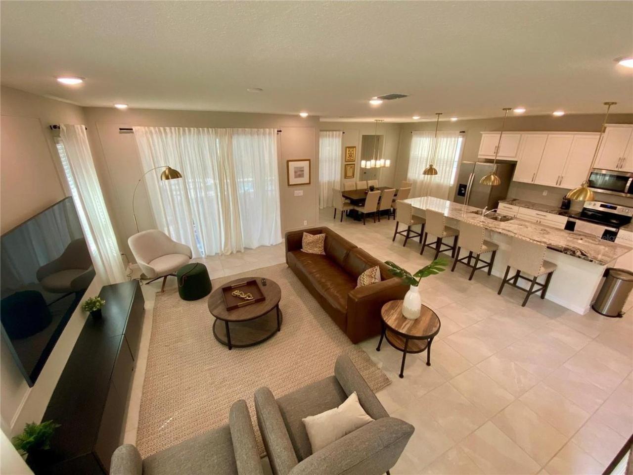 Exquisite Luxury With Pool Retreat - Solara - 8949 Holiday home