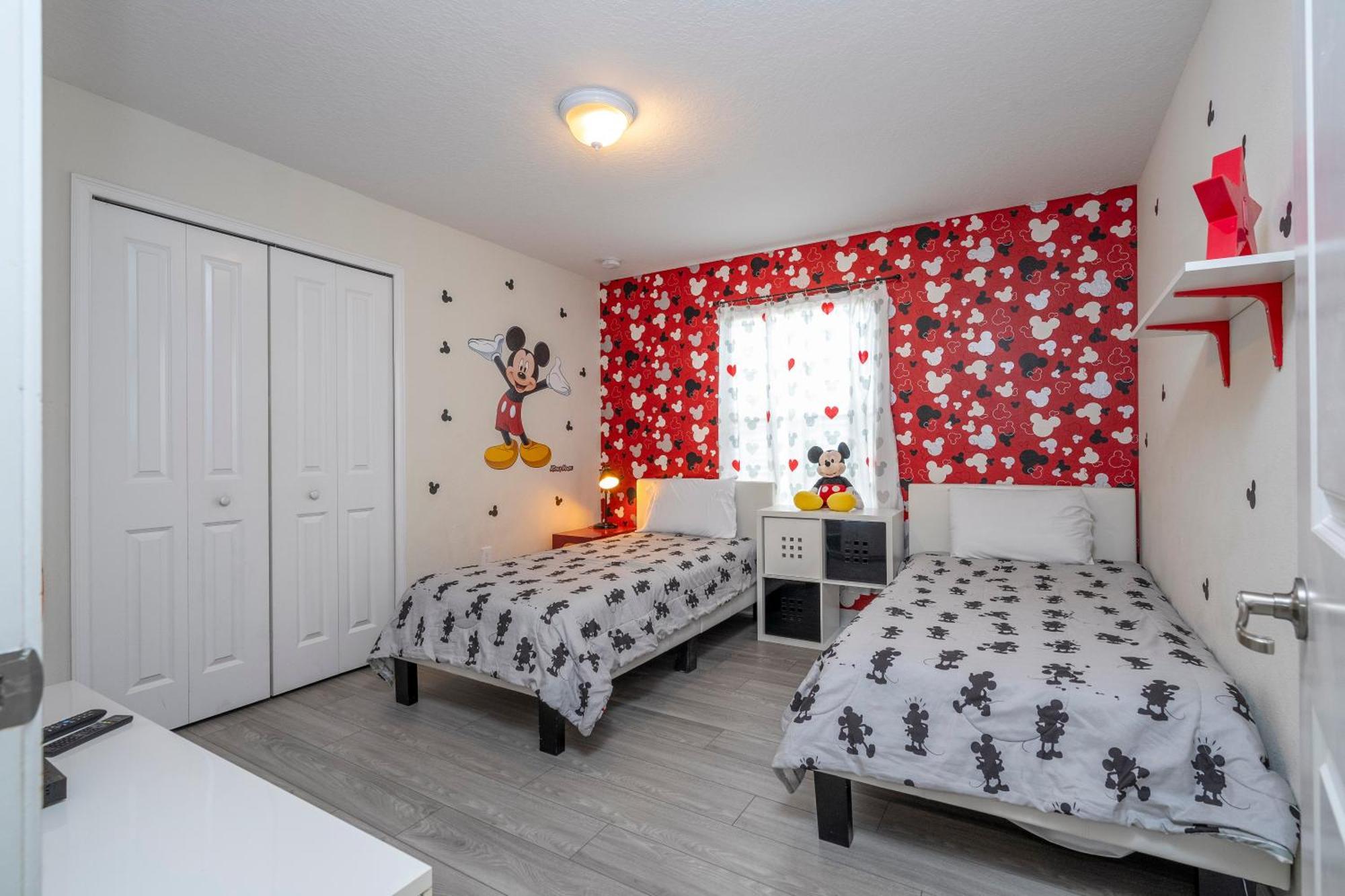 Opulent 5 Bedroom Private Pool - 12 Guests - 3085 Ts Holiday home *