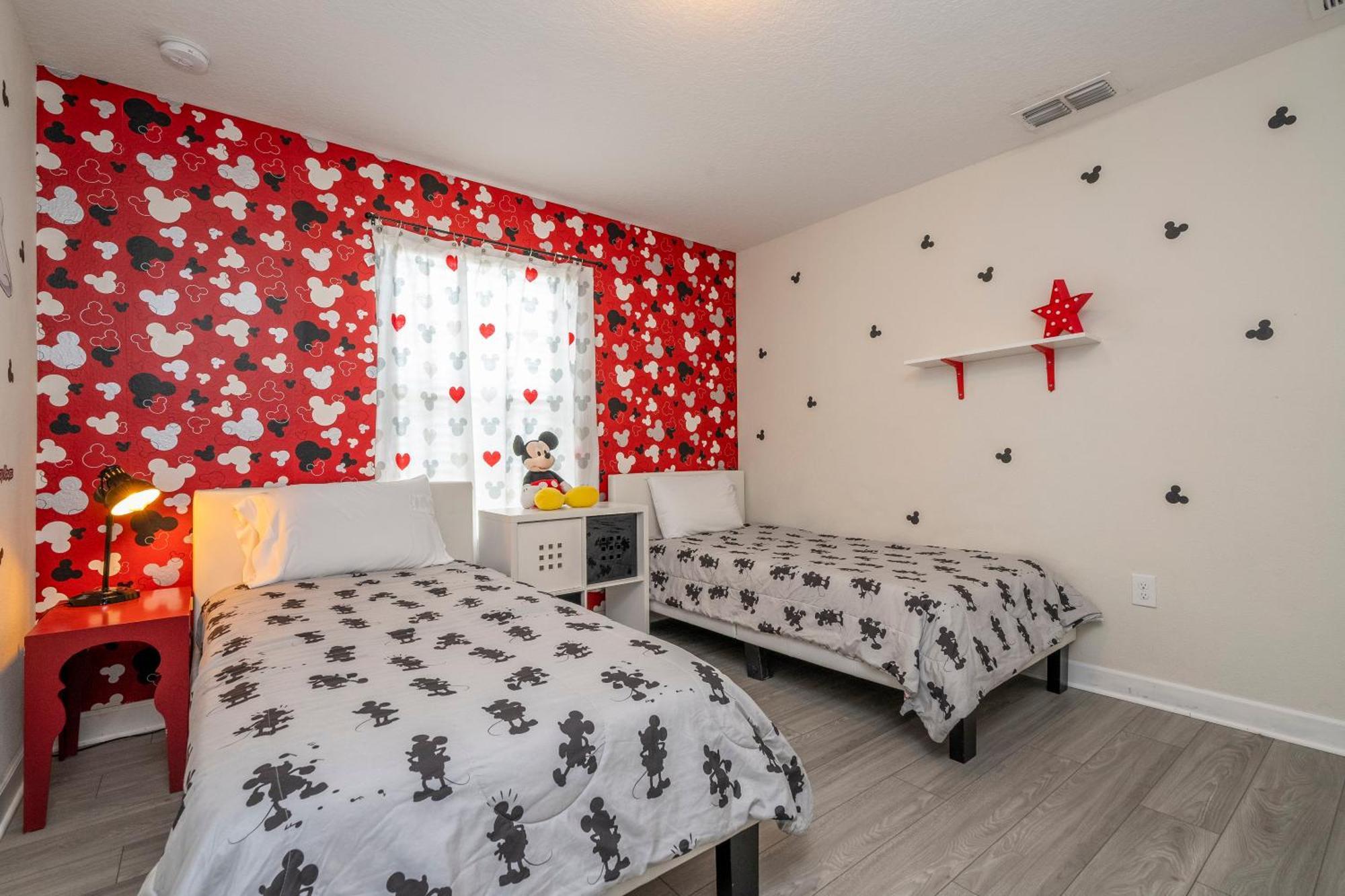 Opulent 5 Bedroom Private Pool - 12 Guests - 3085 Ts Kissimmee