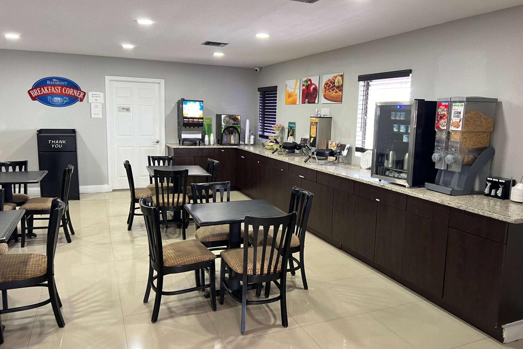 Baymont By Wyndham Downtown Hotel Orlando