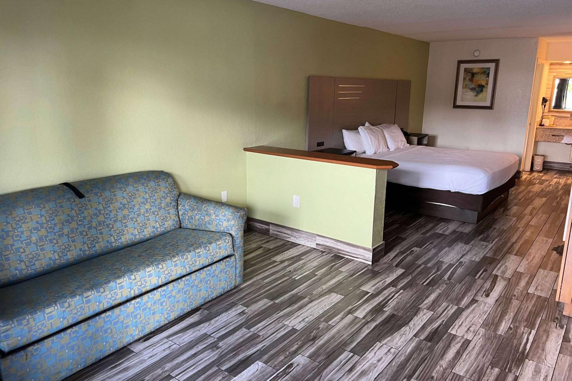 Baymont By Wyndham Downtown