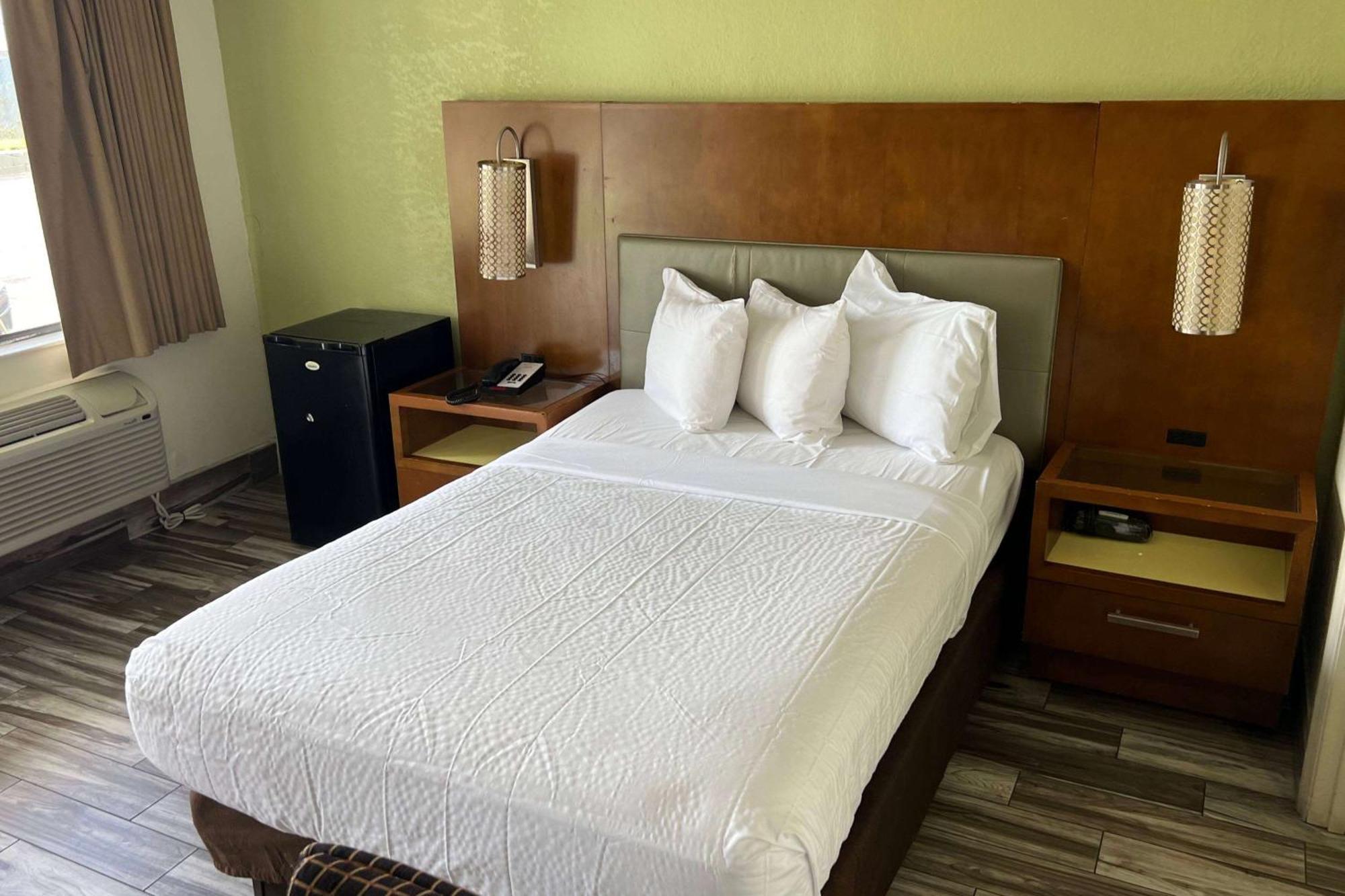 Hotel Baymont By Wyndham Downtown 2*