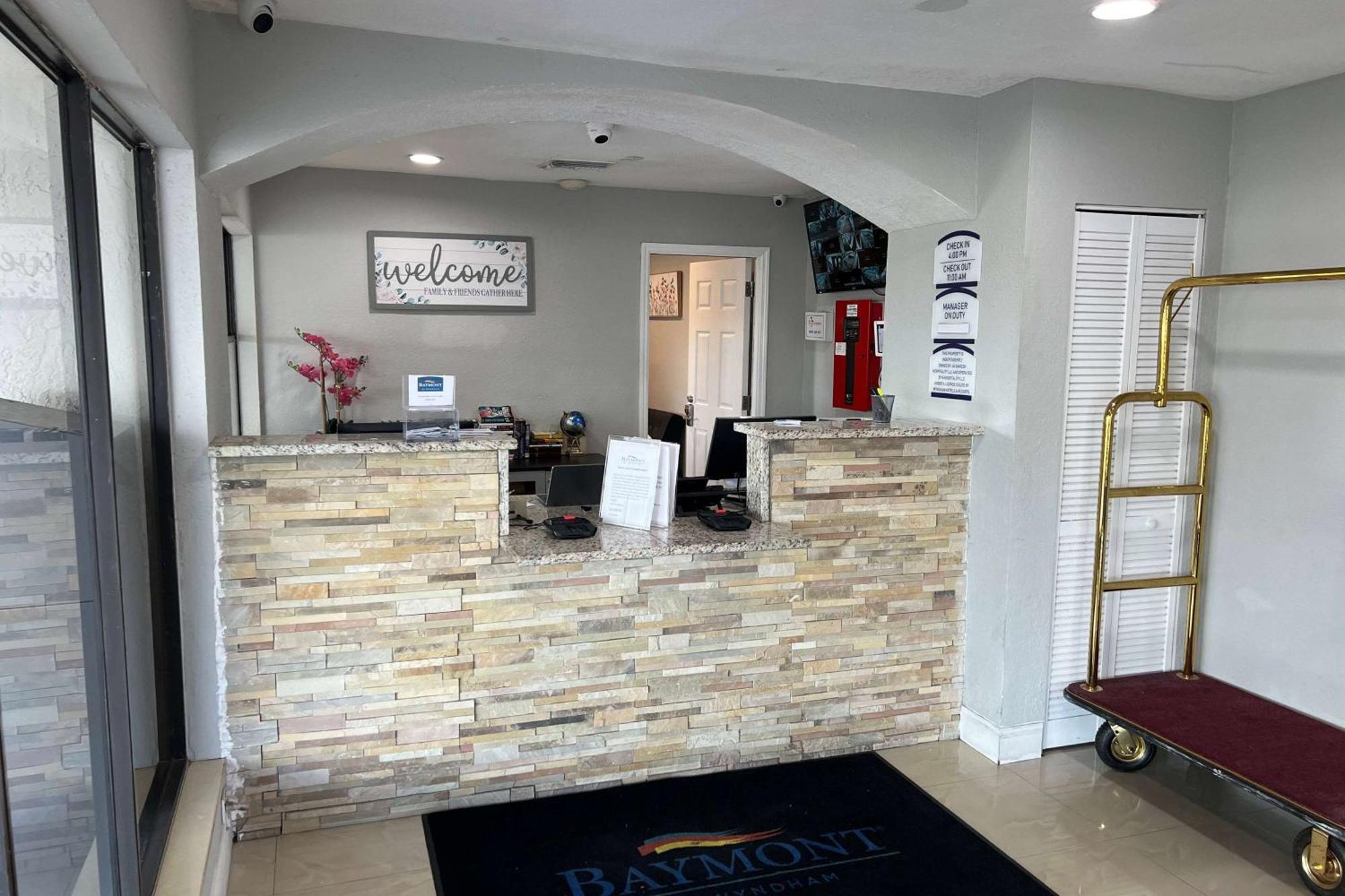 Baymont By Wyndham Downtown Hotel