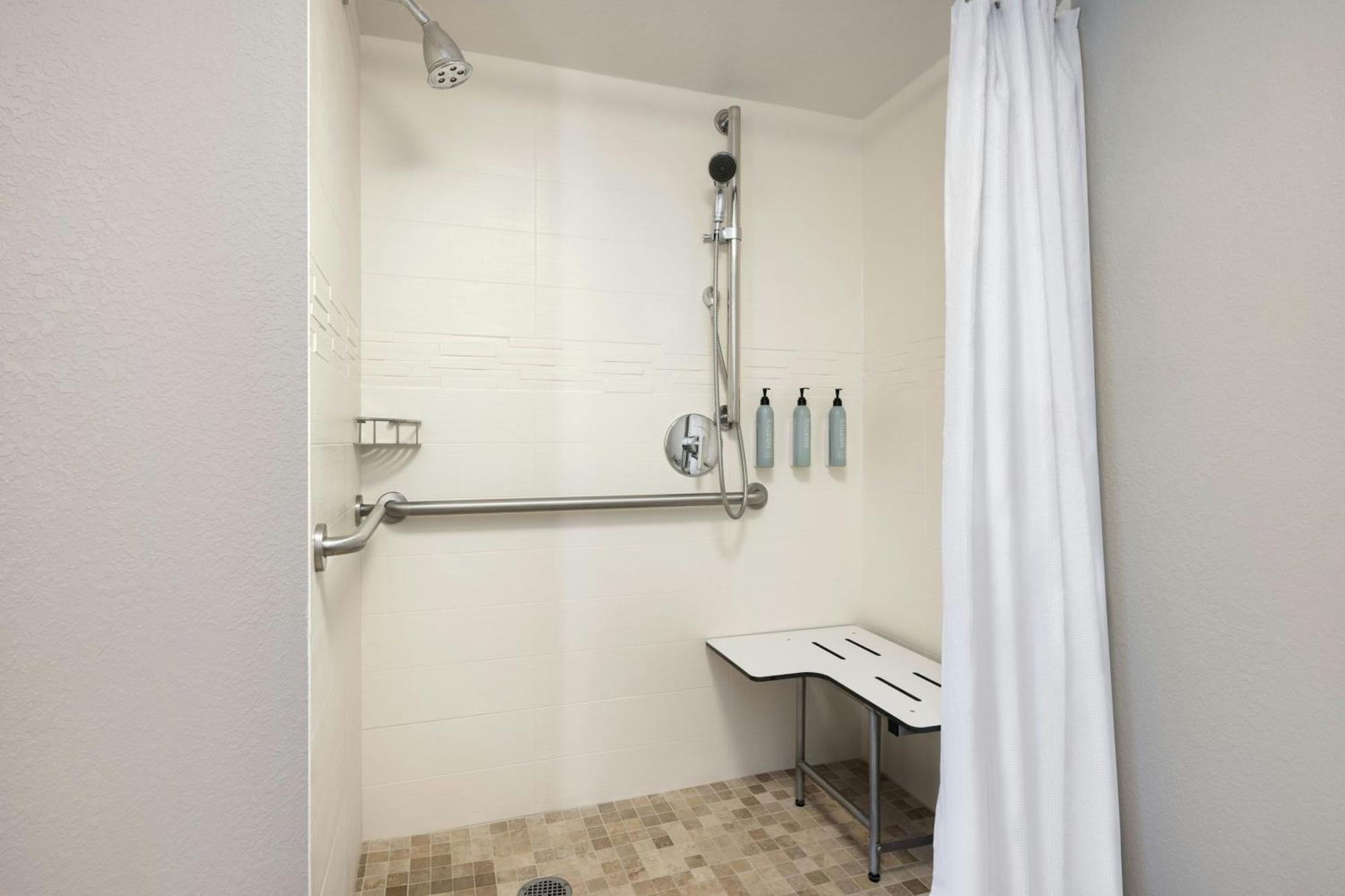 By Marriott Orlando East/ucf Area 3* Alafaya