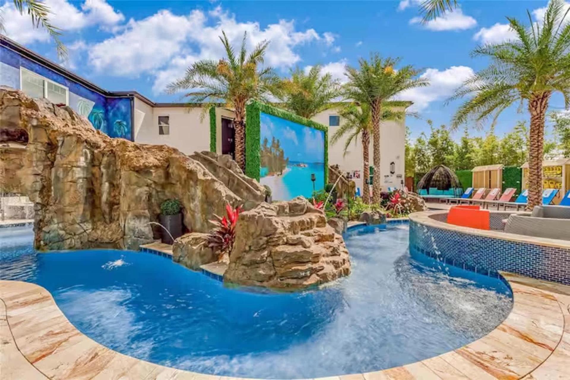 Hollywood Themed Mansion W Luxury Pool For 62 Holiday home Davenport