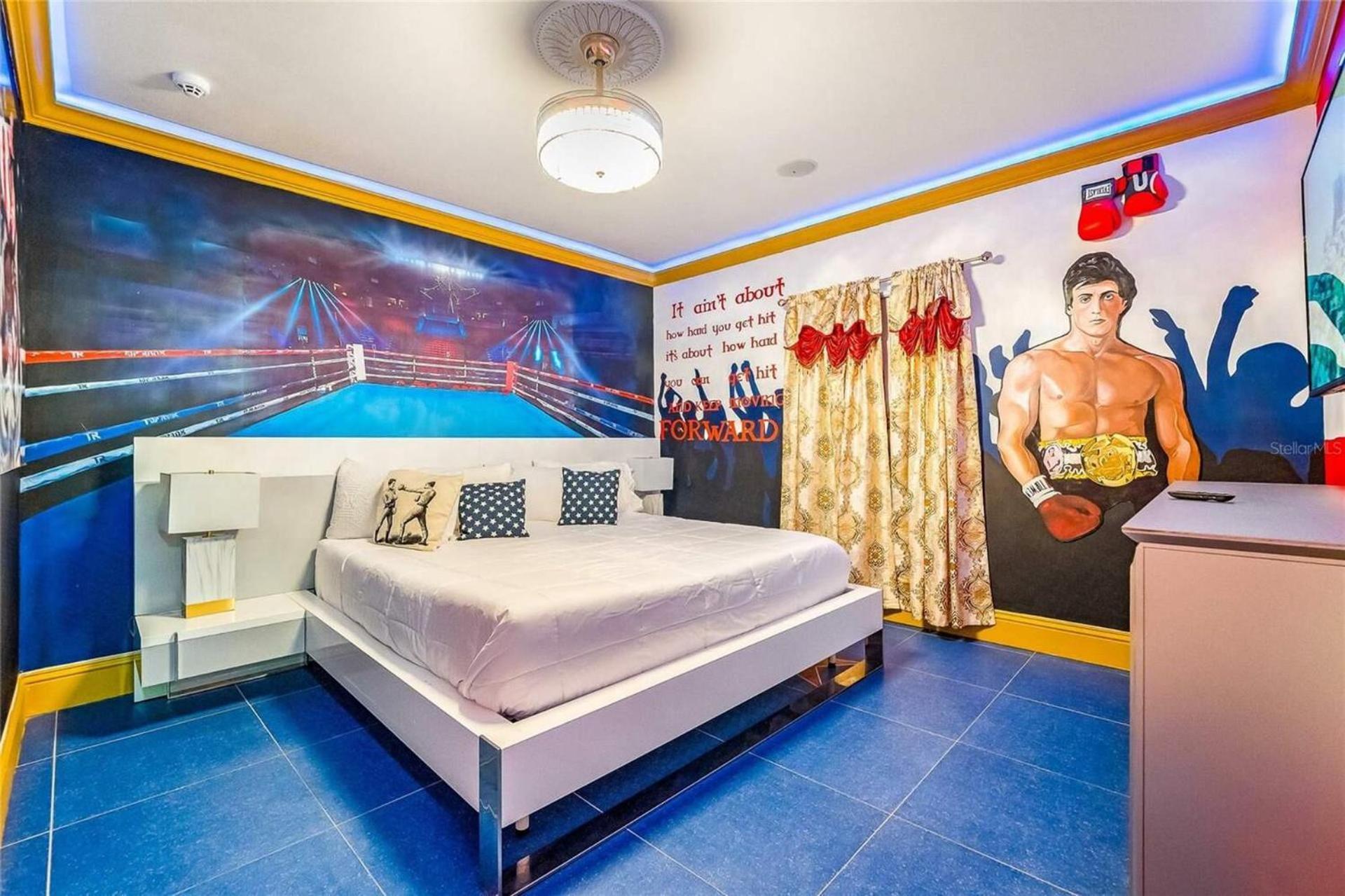 Hollywood Themed Mansion W Luxury Pool For 62 Holiday home Davenport