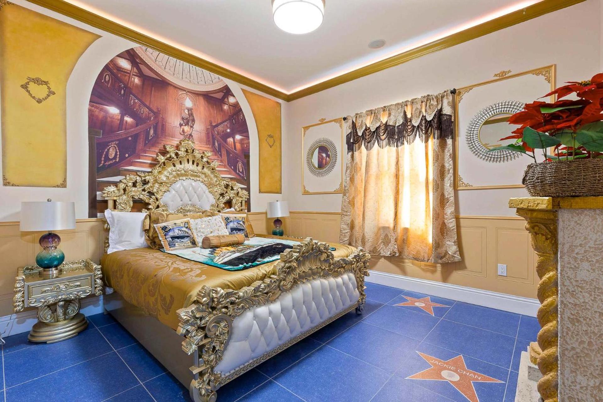 Hollywood Themed Mansion W Luxury Pool For 62 * Davenport