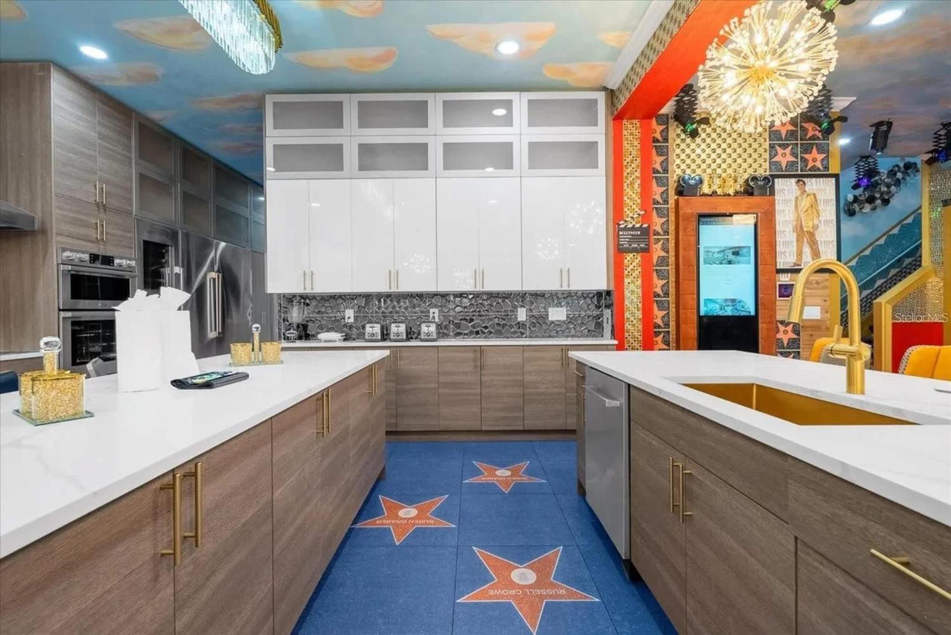 Hollywood Themed Mansion W Luxury Pool For 62 *