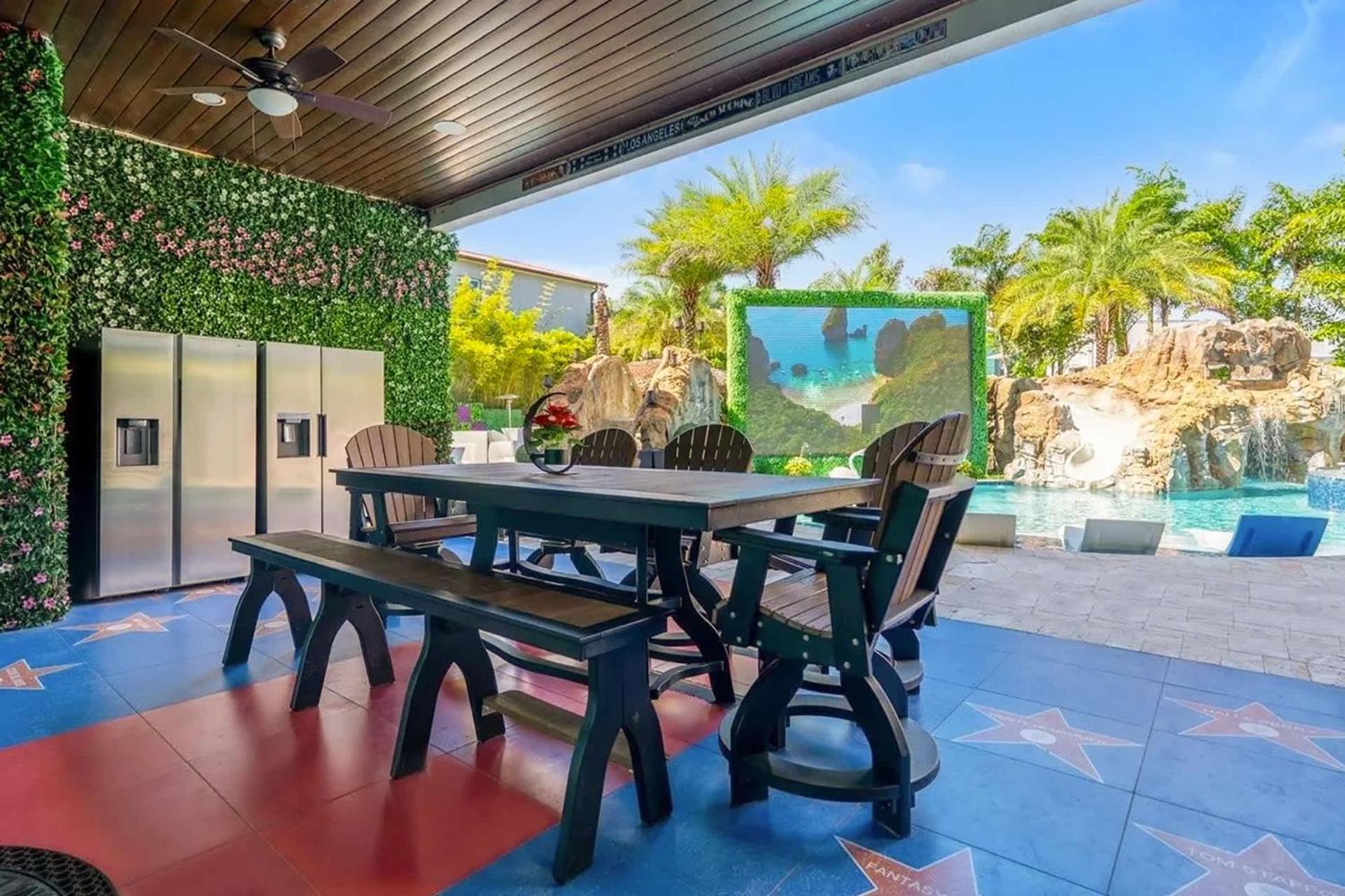 Hollywood Themed Mansion W Luxury Pool For 62 Holiday home Davenport