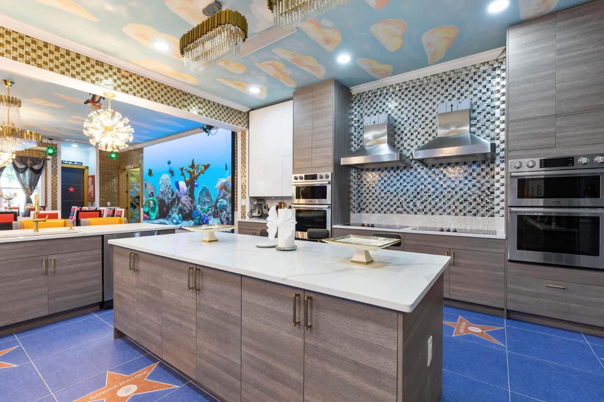 Hollywood Themed Mansion W Luxury Pool For 62 Davenport