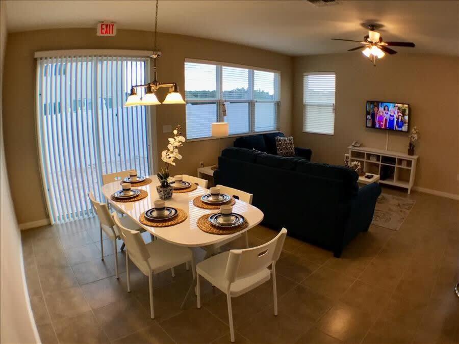 Four Bedrooms Townhome 5126