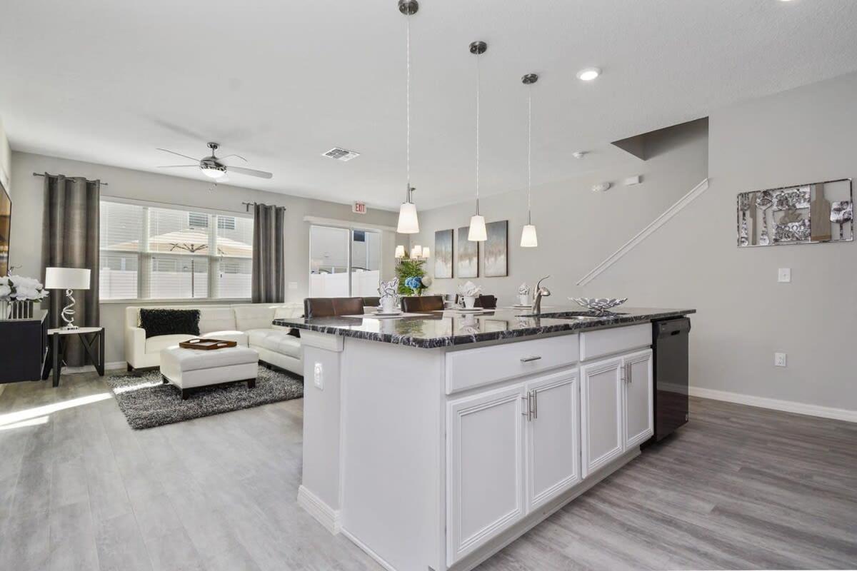 Four Bedrooms Townhome 5128 Holiday home *