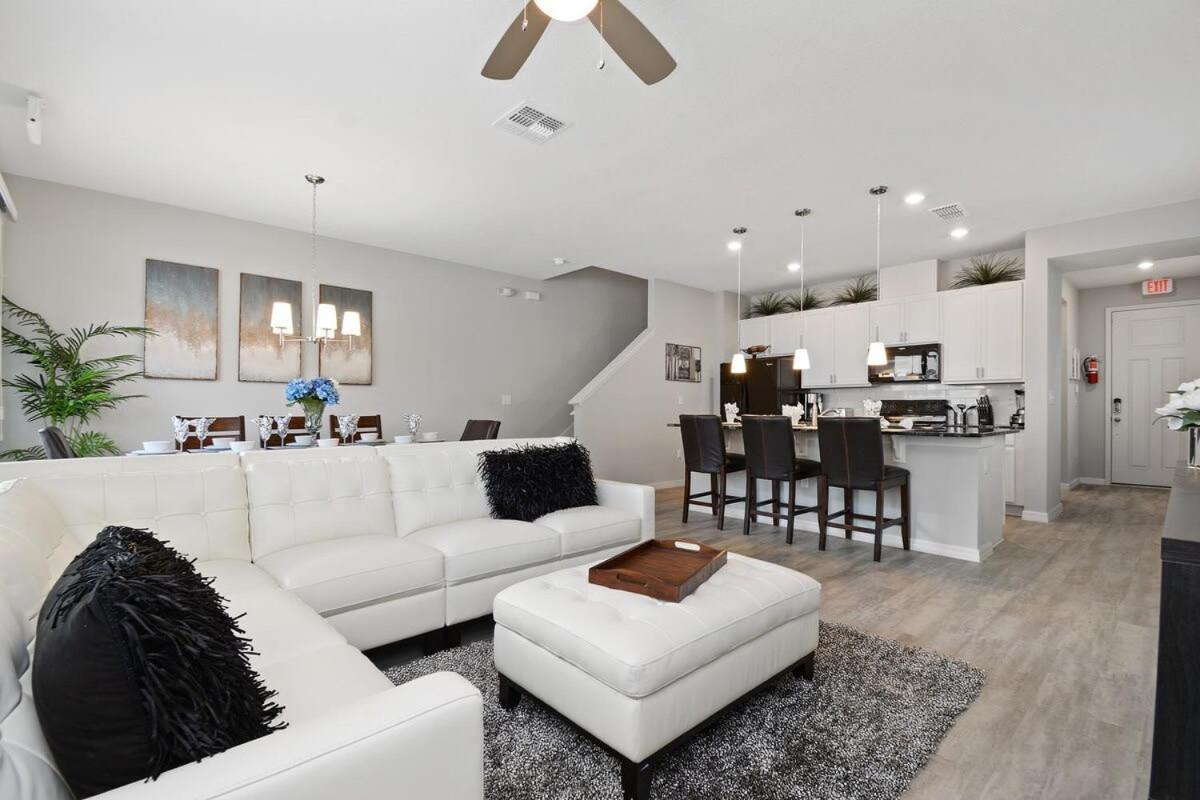 Four Bedrooms Townhome 5128 Holiday home *