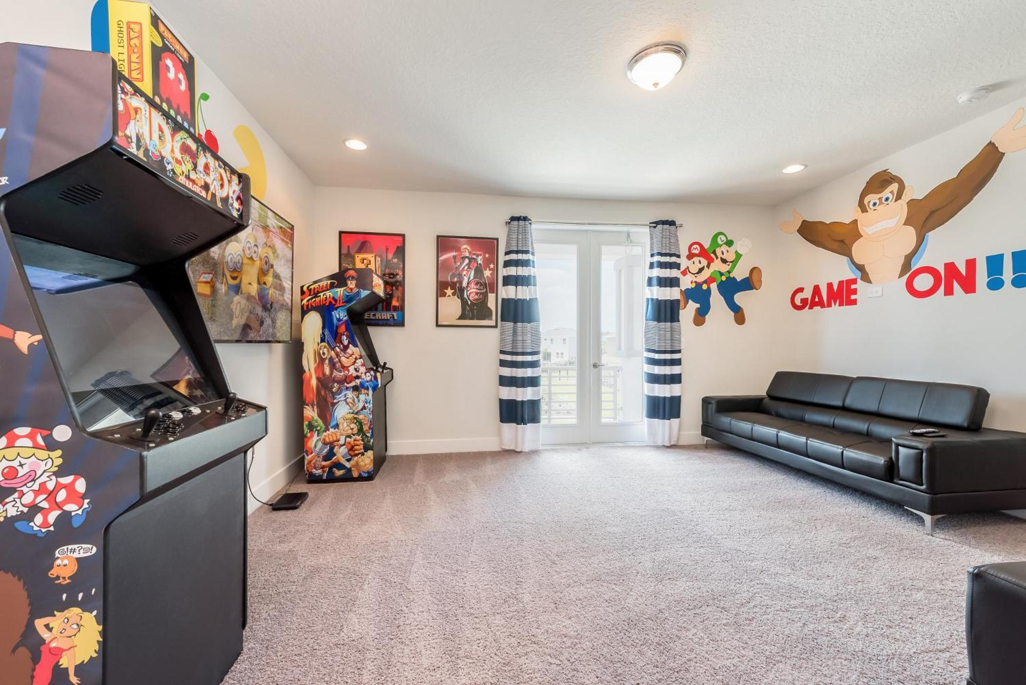Vibrant Elite Home: Disney-adjacent With Private Pool & Amenities *