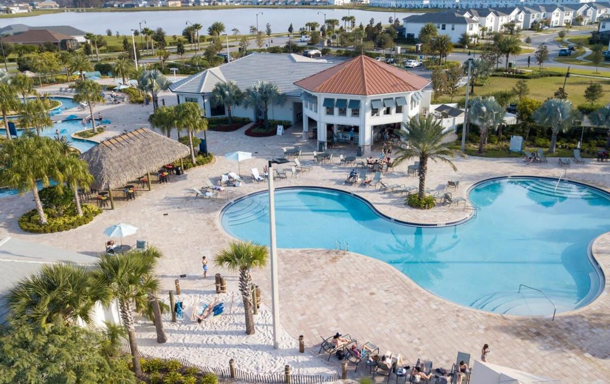 Marvelous 2 Bd Close To At Storey 106 Kissimmee