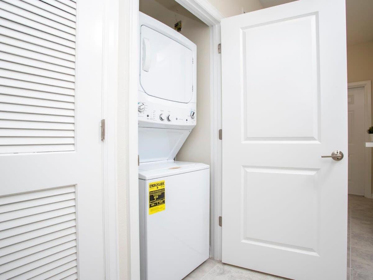 Marvelous 2 Bd Close To At Storey 106 Holiday home *