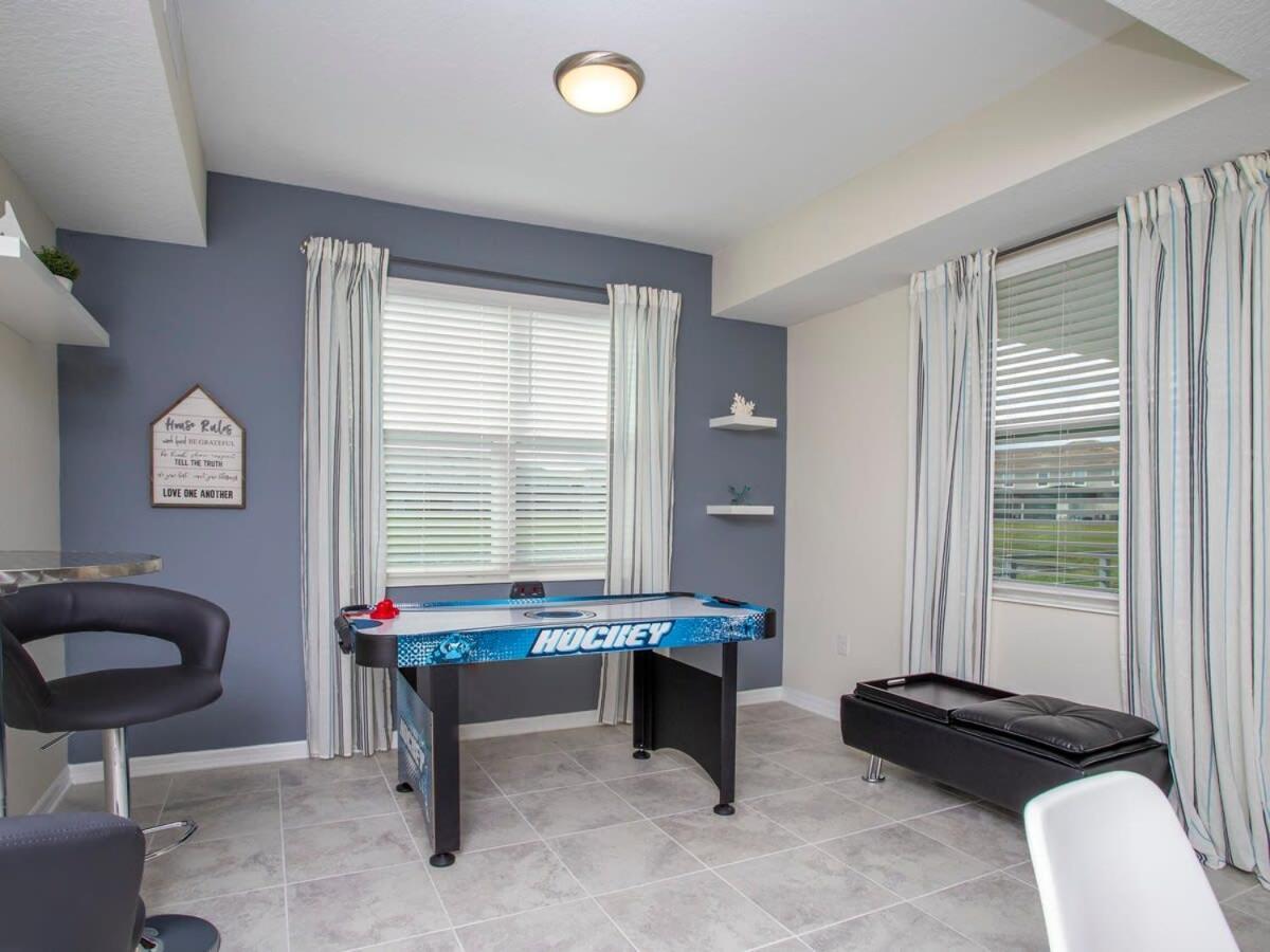 Marvelous 2 Bd Close To At Storey 106 *