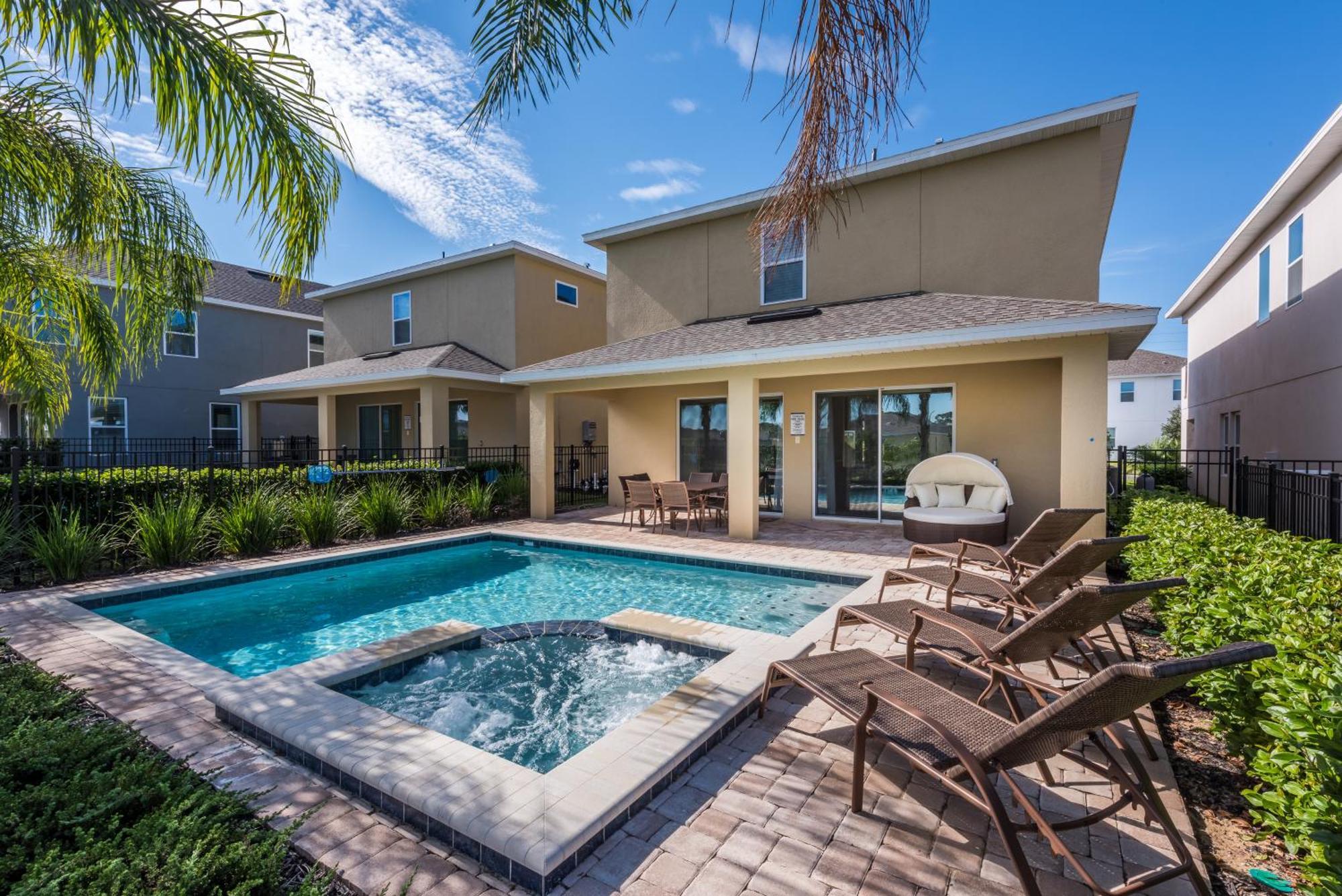 Modern With Private Pool And Jacuzzi Near By Rentyl - 7556m * Orlando