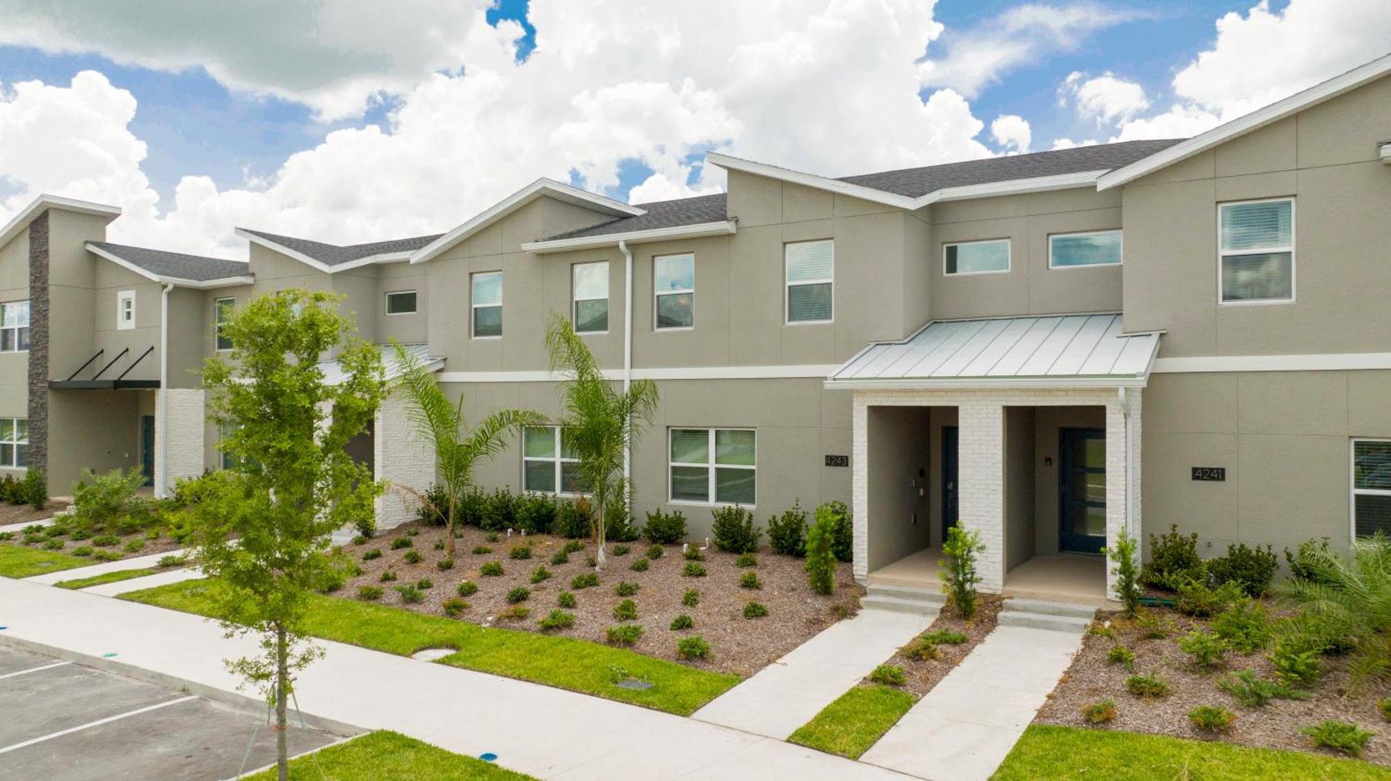 Gorgeous 4 Bd Close To W/ Pool @ Storey 4243 Holiday home *