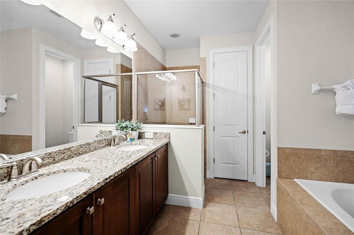 Villa Epic 8br 8ba 4k Sq Ft With Movie Theater Private Pool Sauna Hot Tub Firepit Gaming And Arcade - 10mins From Fl Orlando