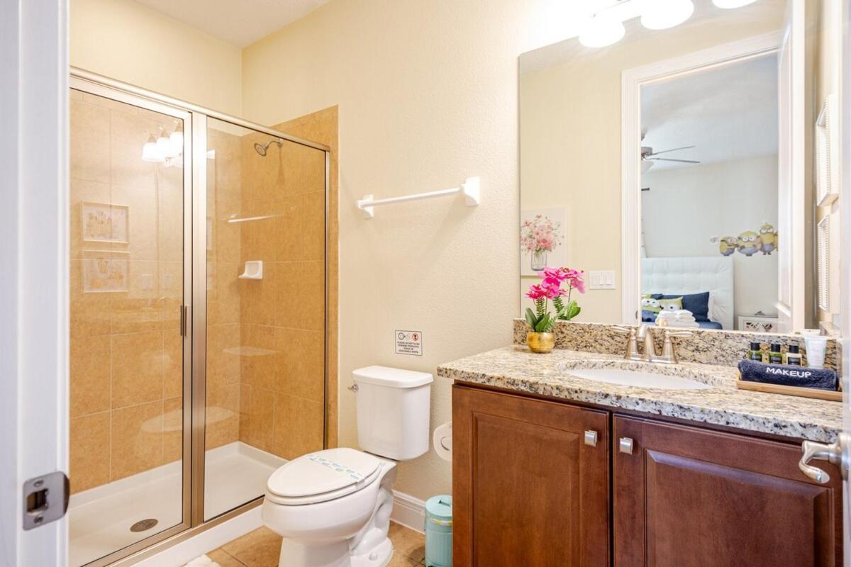 Epic 8br 8ba 4k Sq Ft With Movie Theater Private Pool Sauna Hot Tub Firepit Gaming And Arcade - 10mins From Fl Villa
