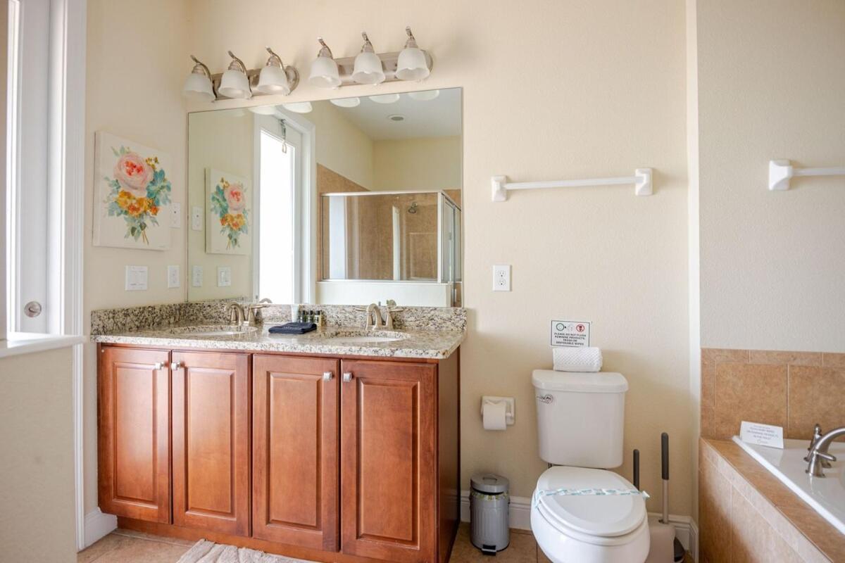 Epic 8br 8ba 4k Sq Ft With Movie Theater Private Pool Sauna Hot Tub Firepit Gaming And Arcade - 10mins From Fl Orlando