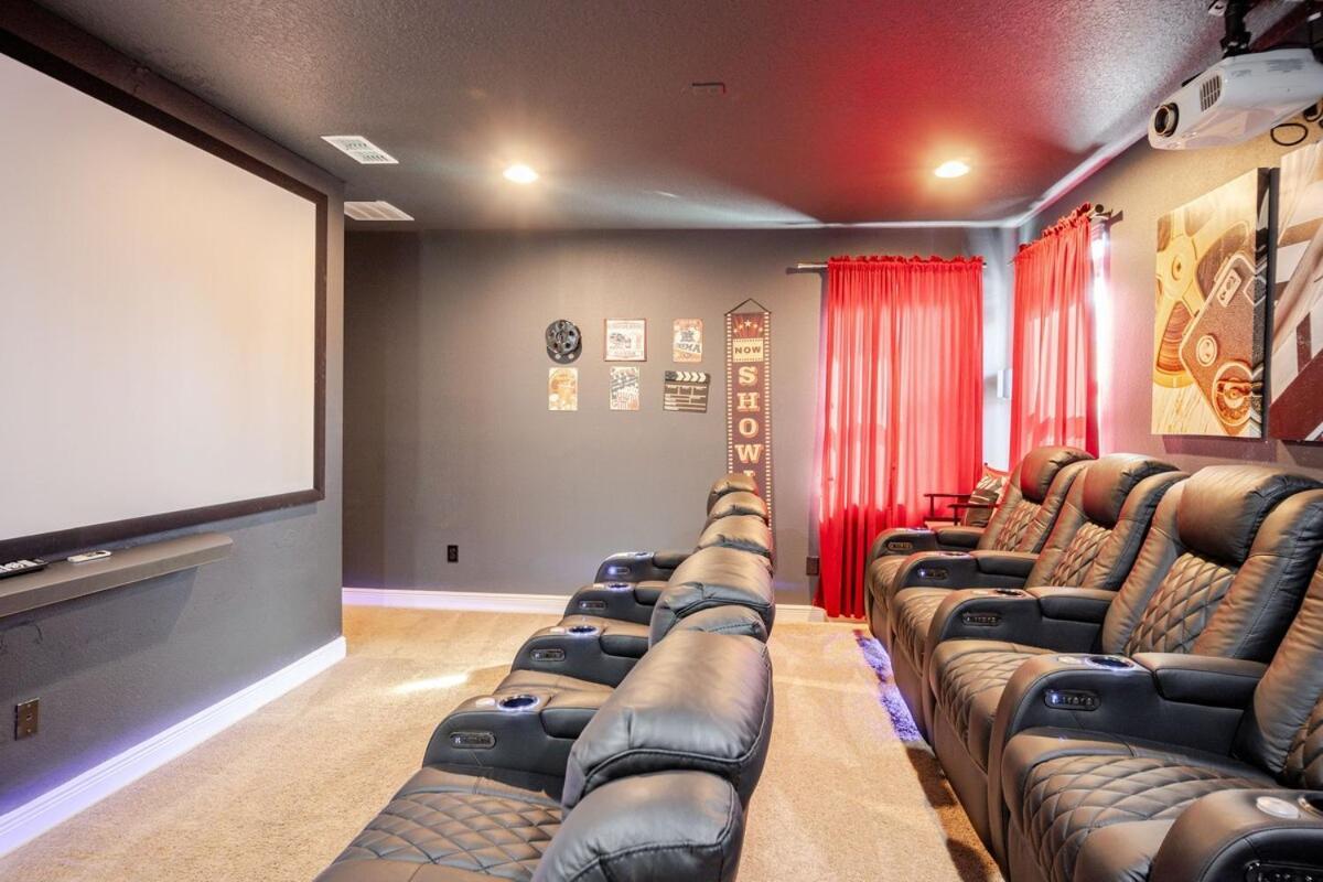 Epic 8br 8ba 4k Sq Ft With Movie Theater Private Pool Sauna Hot Tub Firepit Gaming And Arcade - 10mins From Fl Villa Orlando