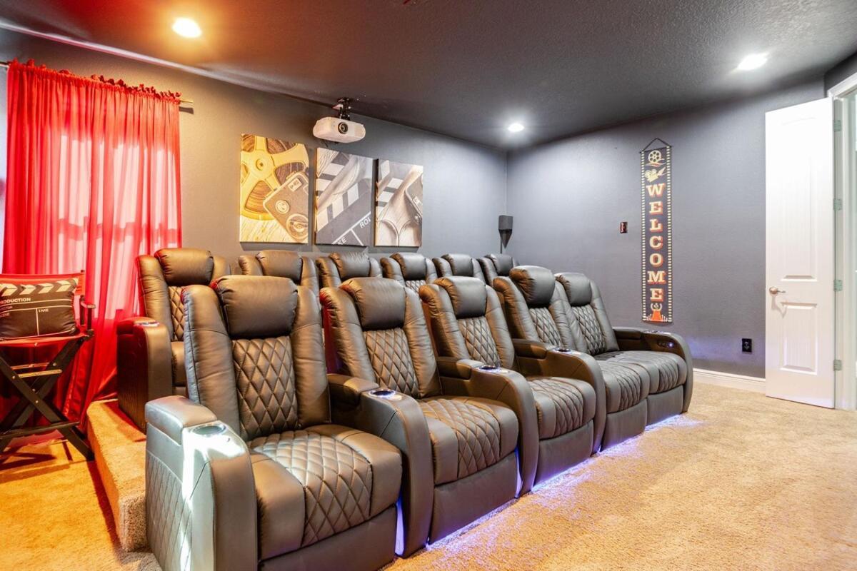 Epic 8br 8ba 4k Sq Ft With Movie Theater Private Pool Sauna Hot Tub Firepit Gaming And Arcade - 10mins From Fl * Orlando