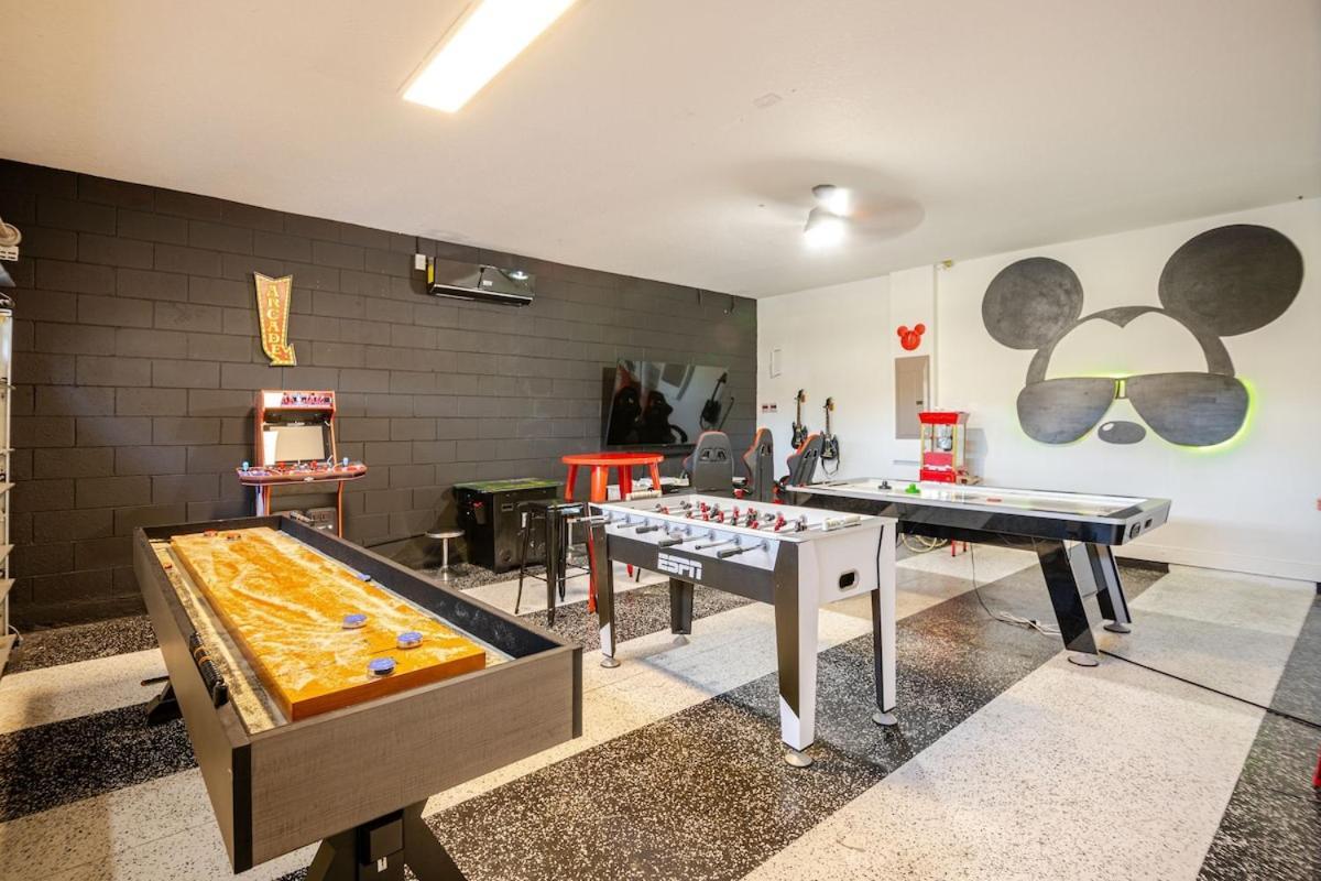 Epic 8br 8ba 4k Sq Ft With Movie Theater Private Pool Sauna Hot Tub Firepit Gaming And Arcade - 10mins From Fl *