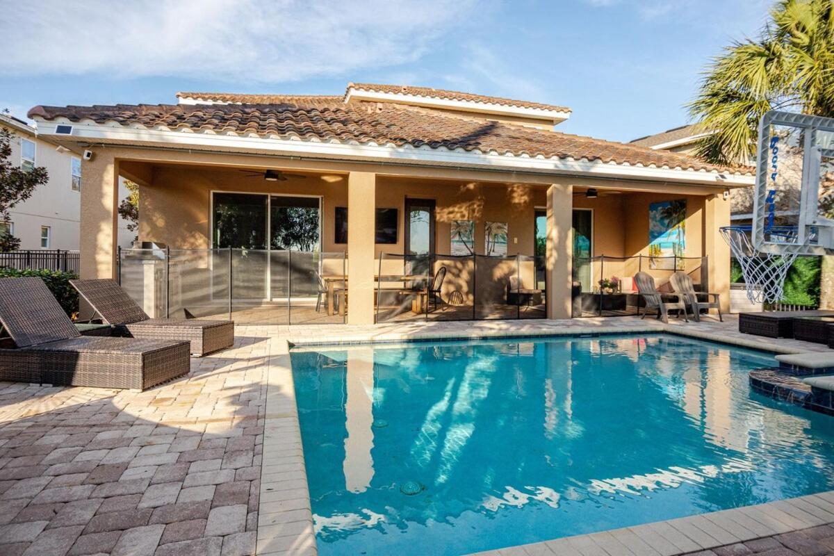 Epic 8br 8ba 4k Sq Ft With Movie Theater Private Pool Sauna Hot Tub Firepit Gaming And Arcade - 10mins From Fl * Orlando