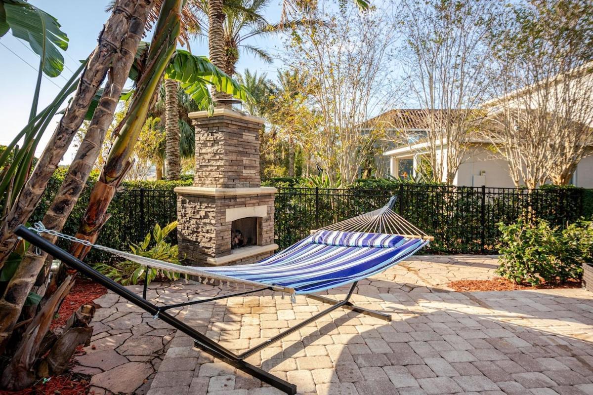 Epic 8br 8ba 4k Sq Ft With Movie Theater Private Pool Sauna Hot Tub Firepit Gaming And Arcade - 10mins From Fl * Orlando