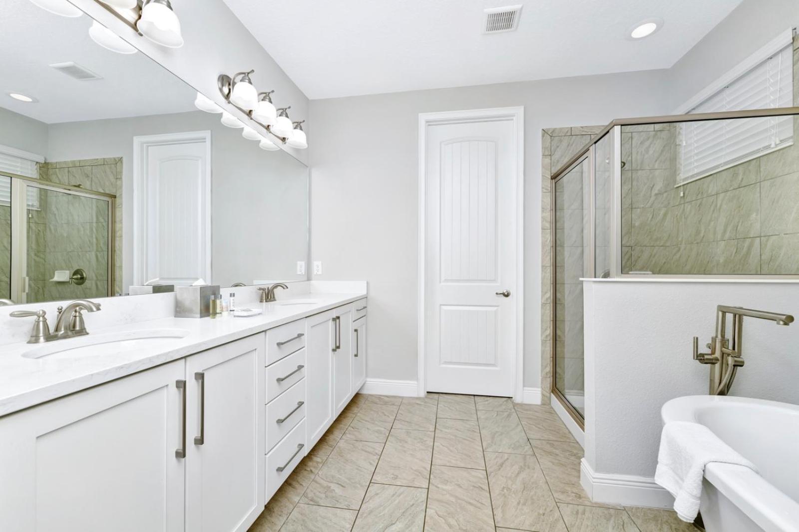 Beautiful Near With Private Pool & Encore Water Park Access - 300b Apartment