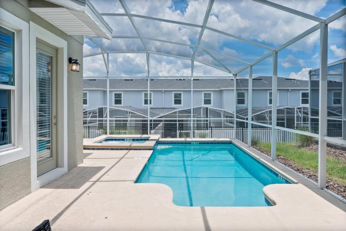 Champions Gate W/ Private Pool, Perk ,near Holiday home *