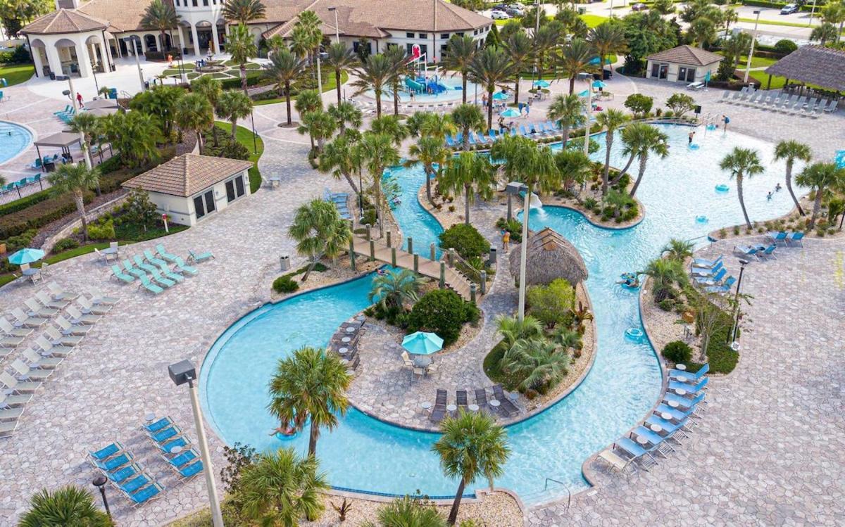 Champions Gate W/ Private Pool, Perk ,near Holiday home
