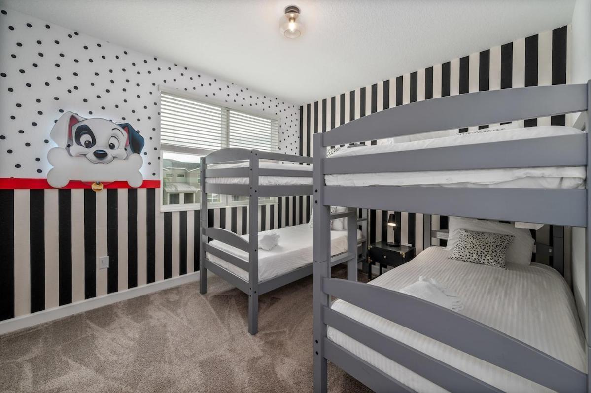 Champions Gate W/ Private Pool, Perk ,near Holiday home Kissimmee
