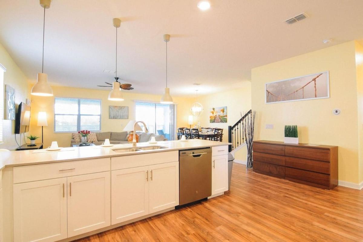 1573 Mc - Grand Champions Retreat A 9-bedroom For Memorable Getaways Davenport