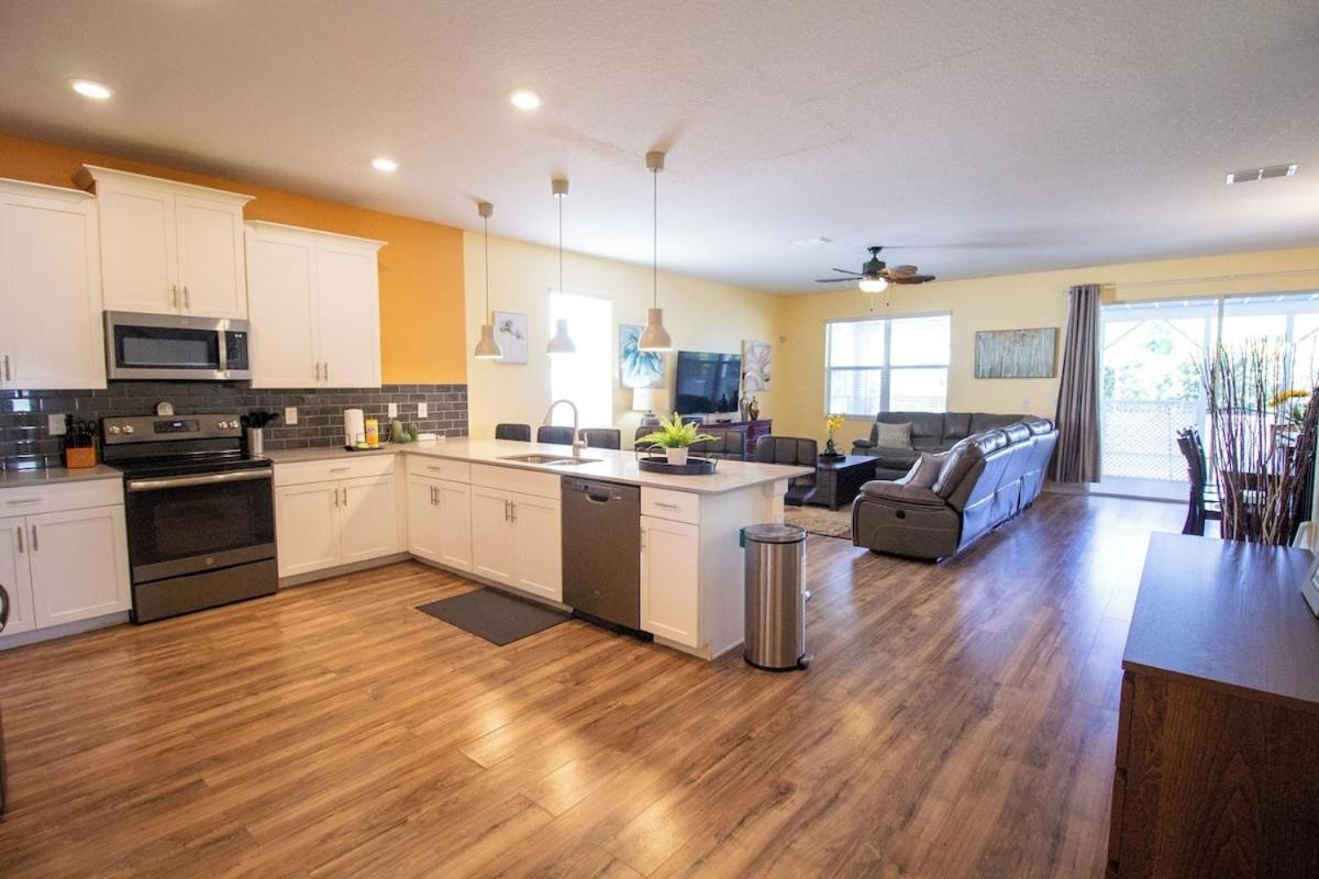 1573 Mc - Grand Champions Retreat A 9-bedroom For Memorable Getaways