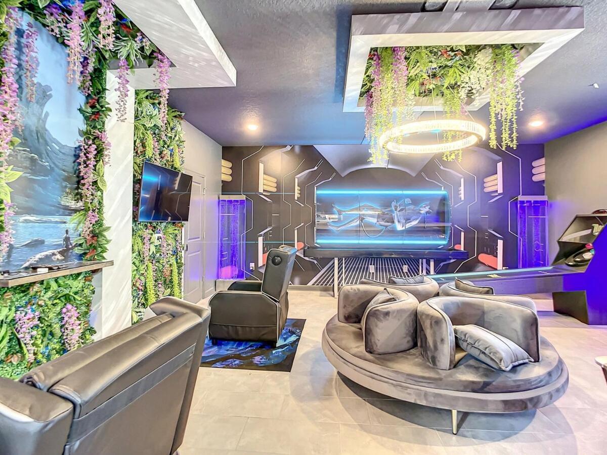 Magical Mansion - 15 Min To - Storey Villa *