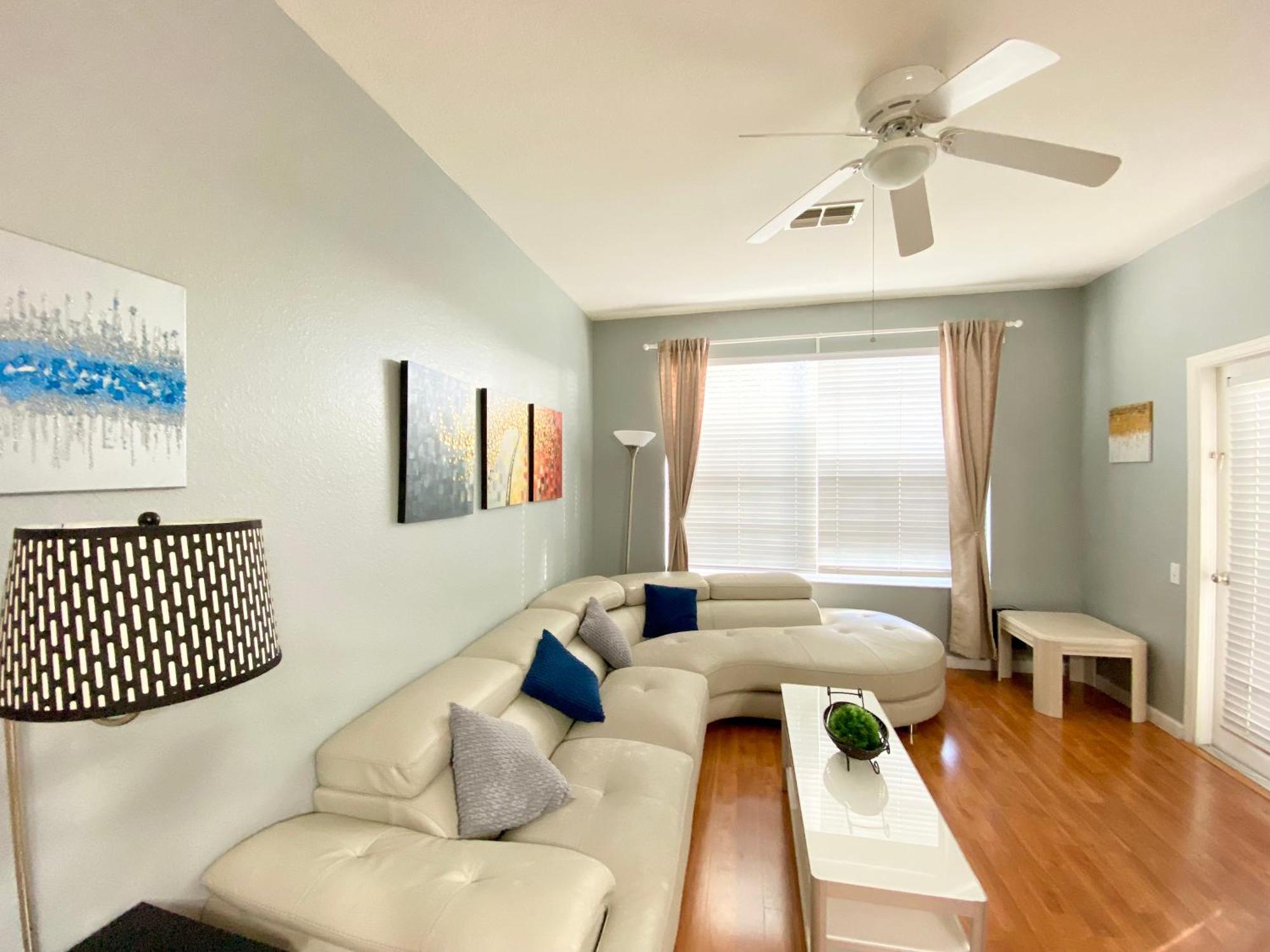 3 Bedroom Style Condo, 3 Miles To Disney! *