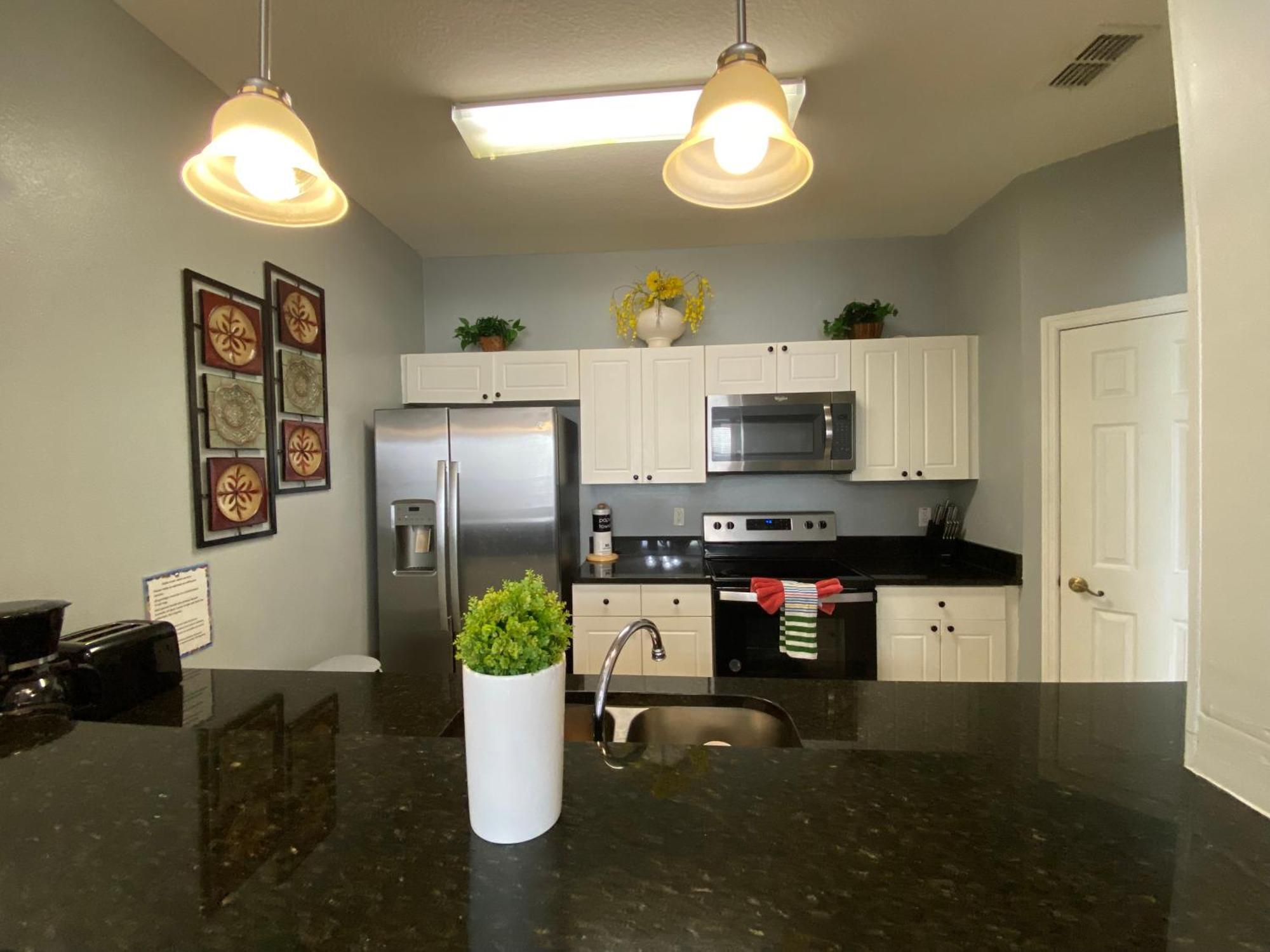 3 Bedroom Style Condo, 3 Miles To Disney! Kissimmee
